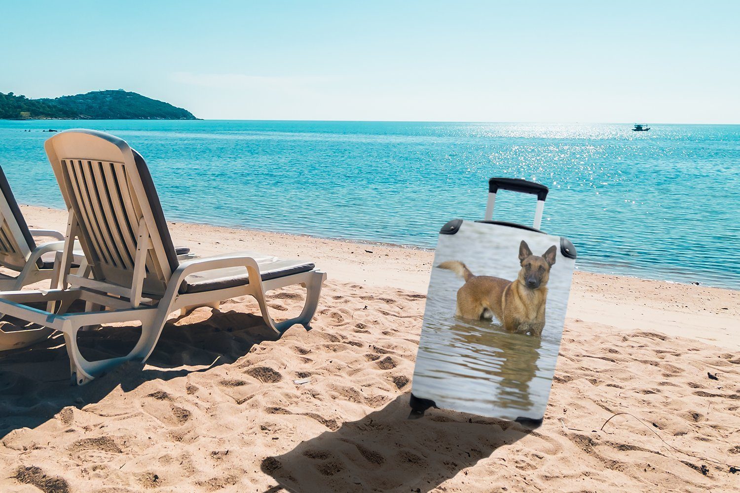 Handgepäckkoffer für spielt MuchoWow einem Handgepäck See, Malinois-Schäferhund in rollen, mit Reisekoffer Reisetasche Ferien, 4 Trolley, Rollen, Ein