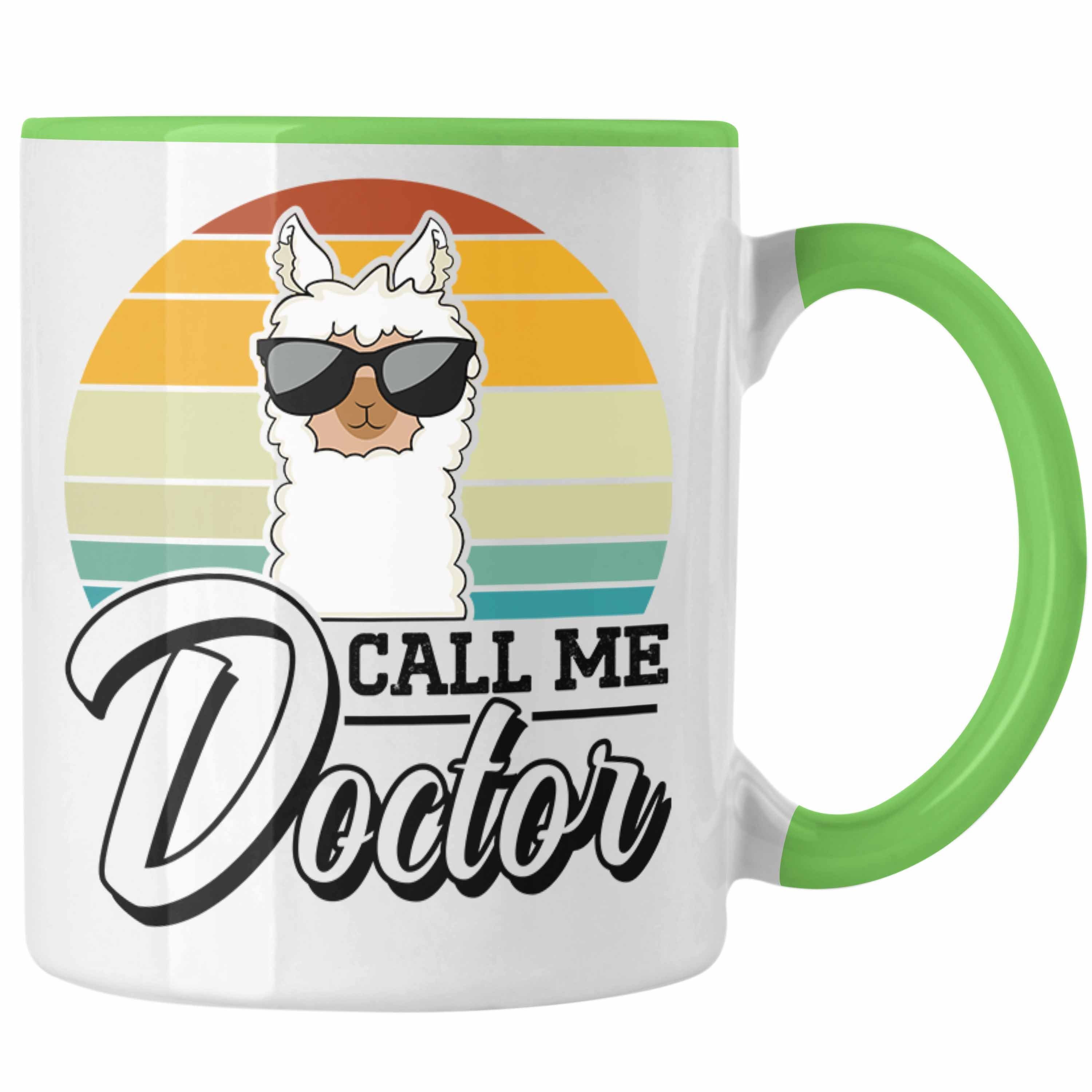 Trendation Tasse Trendation - Call Me Doctor Tasse Geschenk für Doktor Bestanden Grün