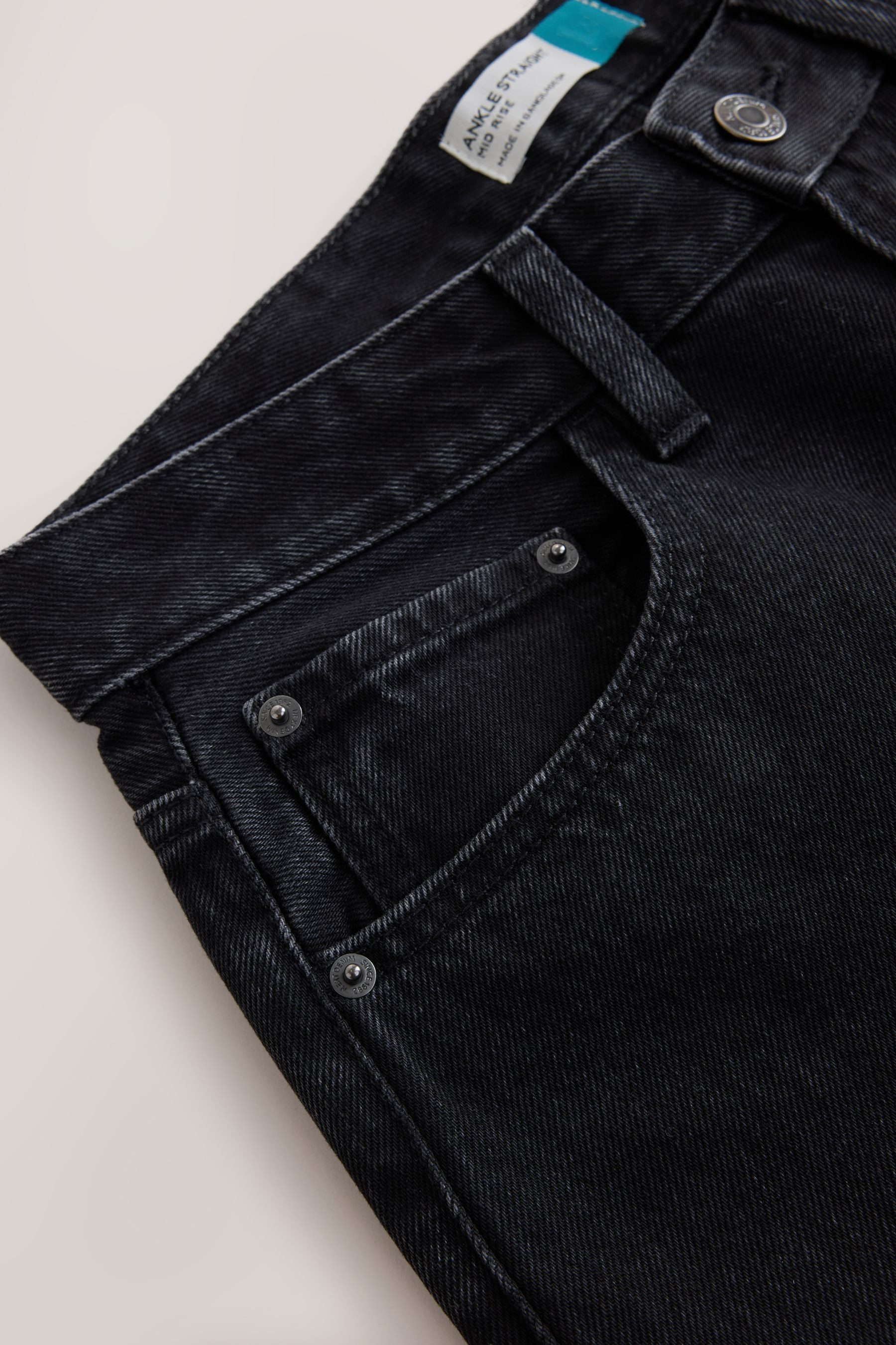 Next Straight-Jeans Gerade geschnittene Jeans in Knöchellänge (1-tlg)