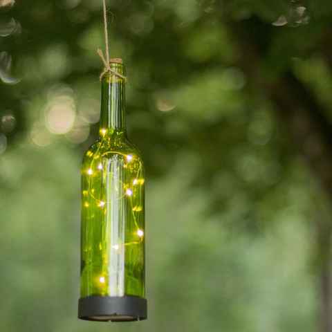 STAR TRADING LED Dekolicht LED Solar Flasche Glasflasche grün H: 31cmLichtsensor für Außen, LED Classic, warmweiß (2100K bis 3000K)