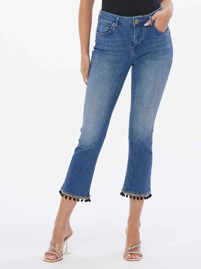 Sarah Kern Stretch-Jeans Ankle-Jeans figurumspielend mit Bommelverzierung