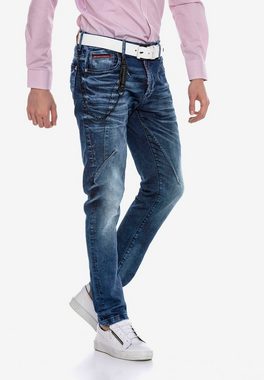 Cipo & Baxx Straight-Jeans mit modischen Ziernähten