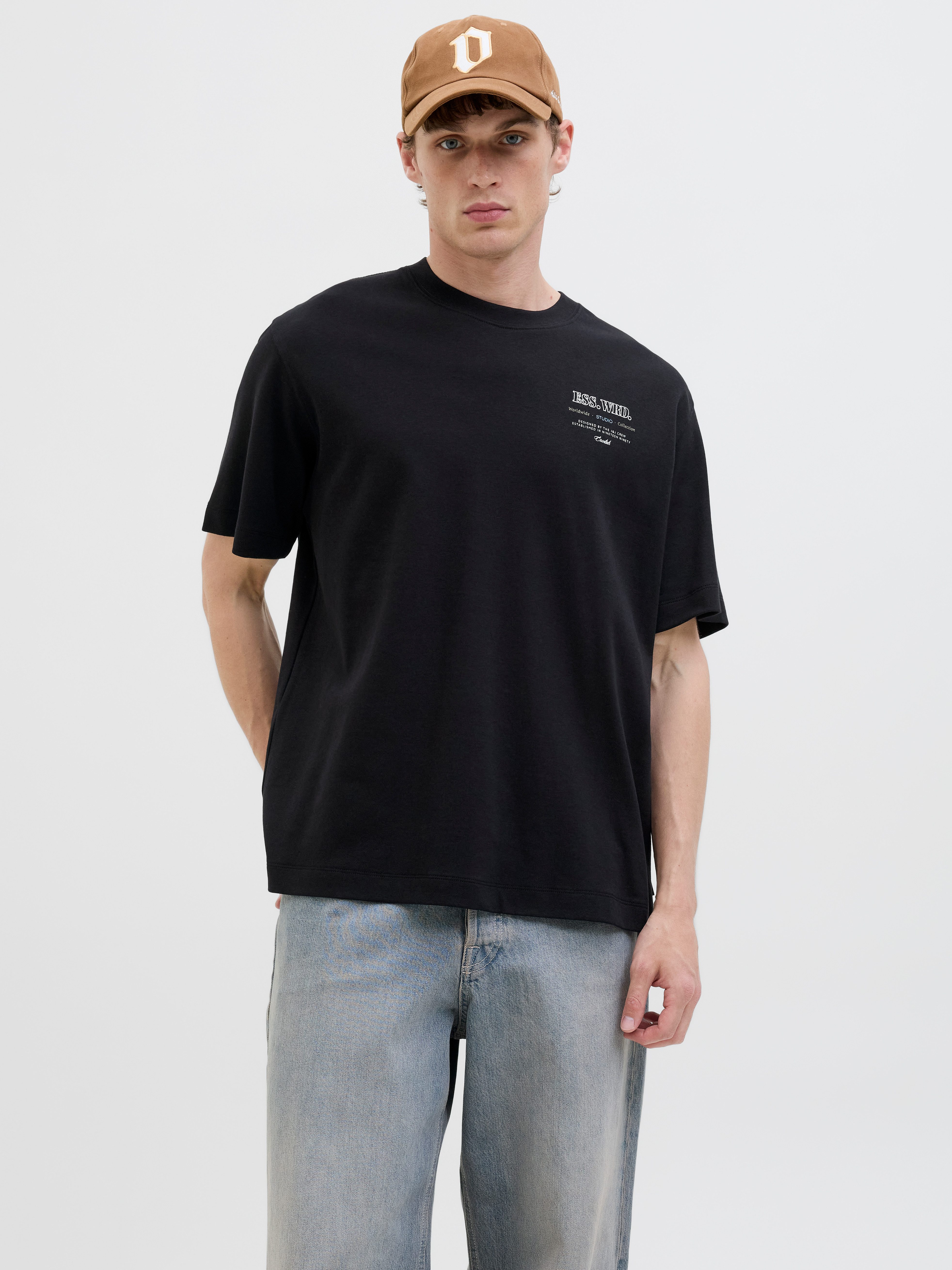 Jack & Jones Rundhalsshirt JJEURBAN EDGE STUDIO TEE SS O-NECK NOOS mit Fron günstig online kaufen