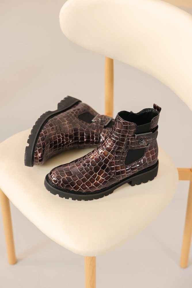 Remonte Chelseaboots Blockabsatz, Stiefelette, Lackboots in trendiger Optik