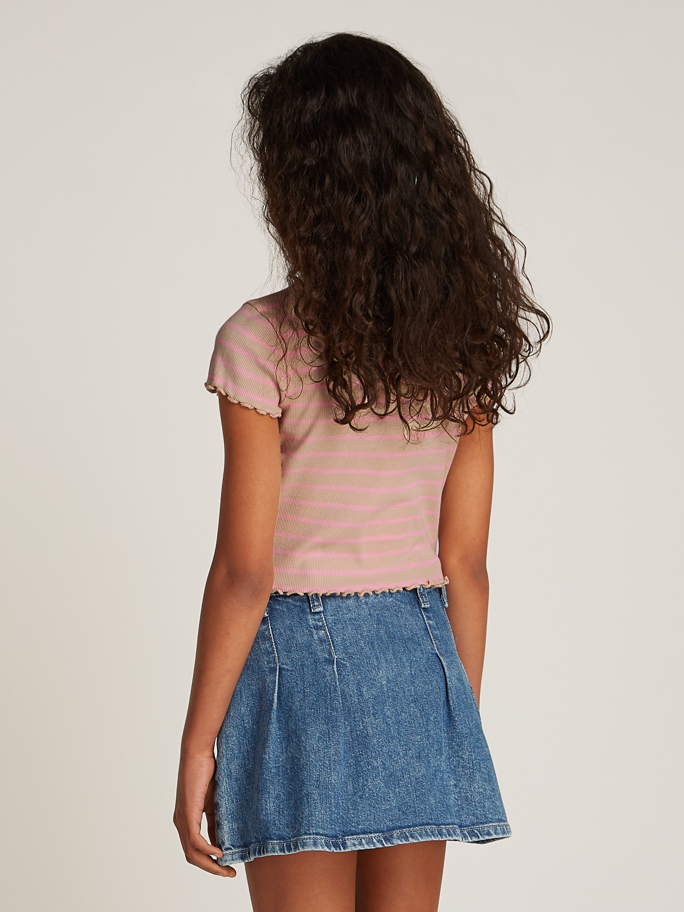 Tommy Hilfiger T-Shirt mit Streifenmuster – Bild 2 von 5