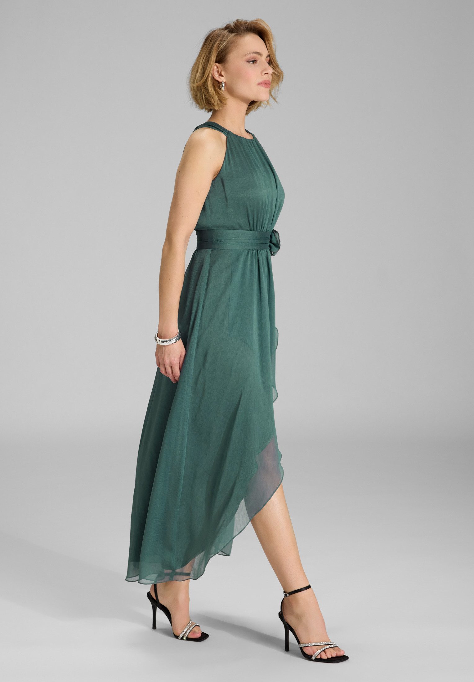 SWING Abendkleid Figurbetonte Passform mit fließendem günstig online kaufen