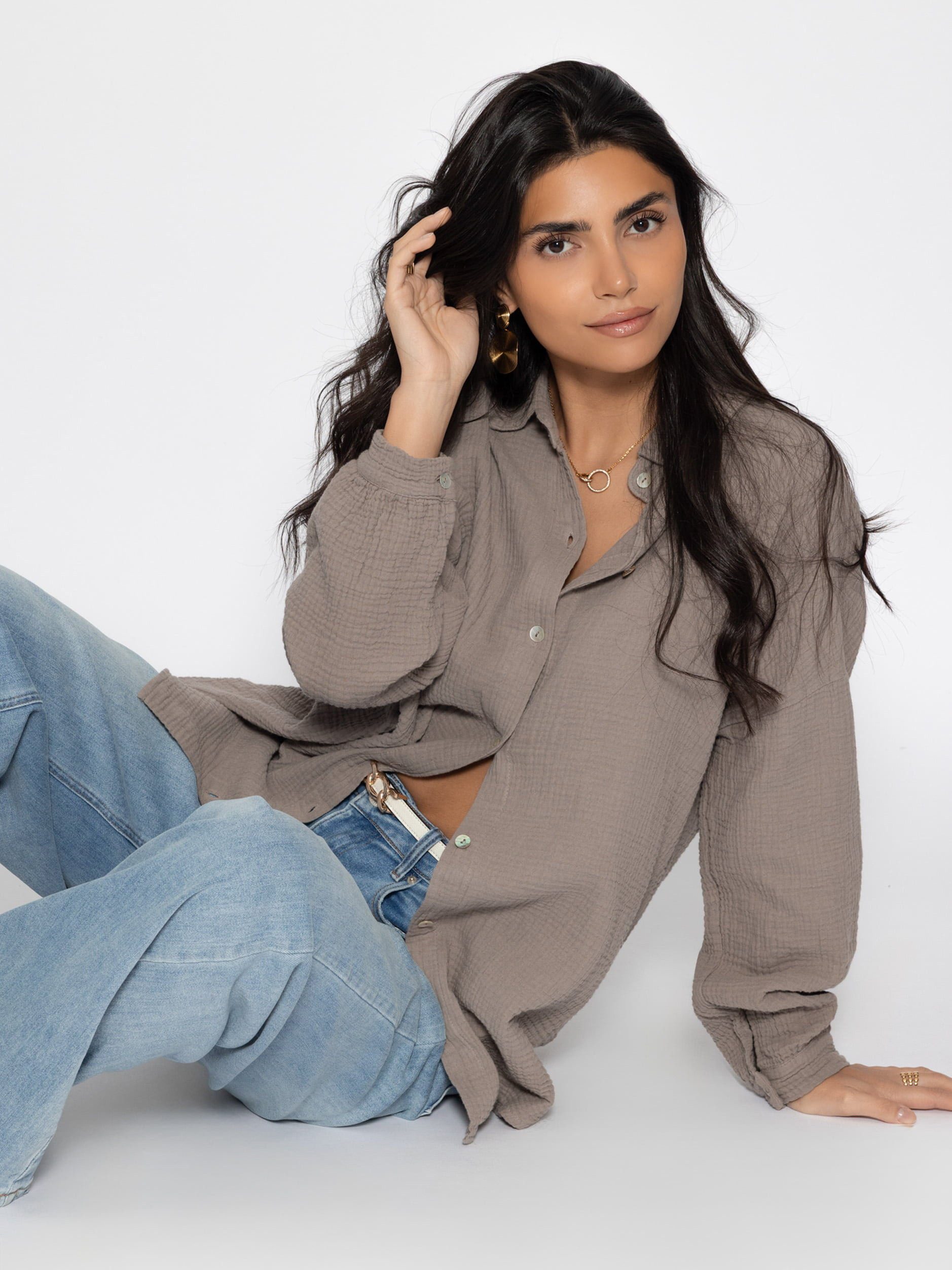 SASSYCLASSY Langarmbluse Oversize Musselin Bluse Damen kurz Langarm Elegant Hemdbluse lang aus Baumwolle mit V-Ausschnitt, One Size (Gr. 36-48)