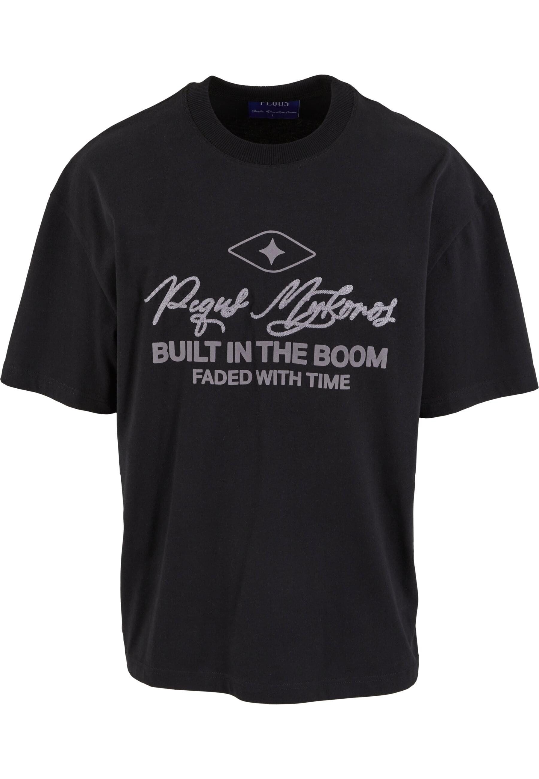 PEQUS Rundhalspullover PEQUS PEQUS Built in the Boom Logo T-Shirt (1-tlg)