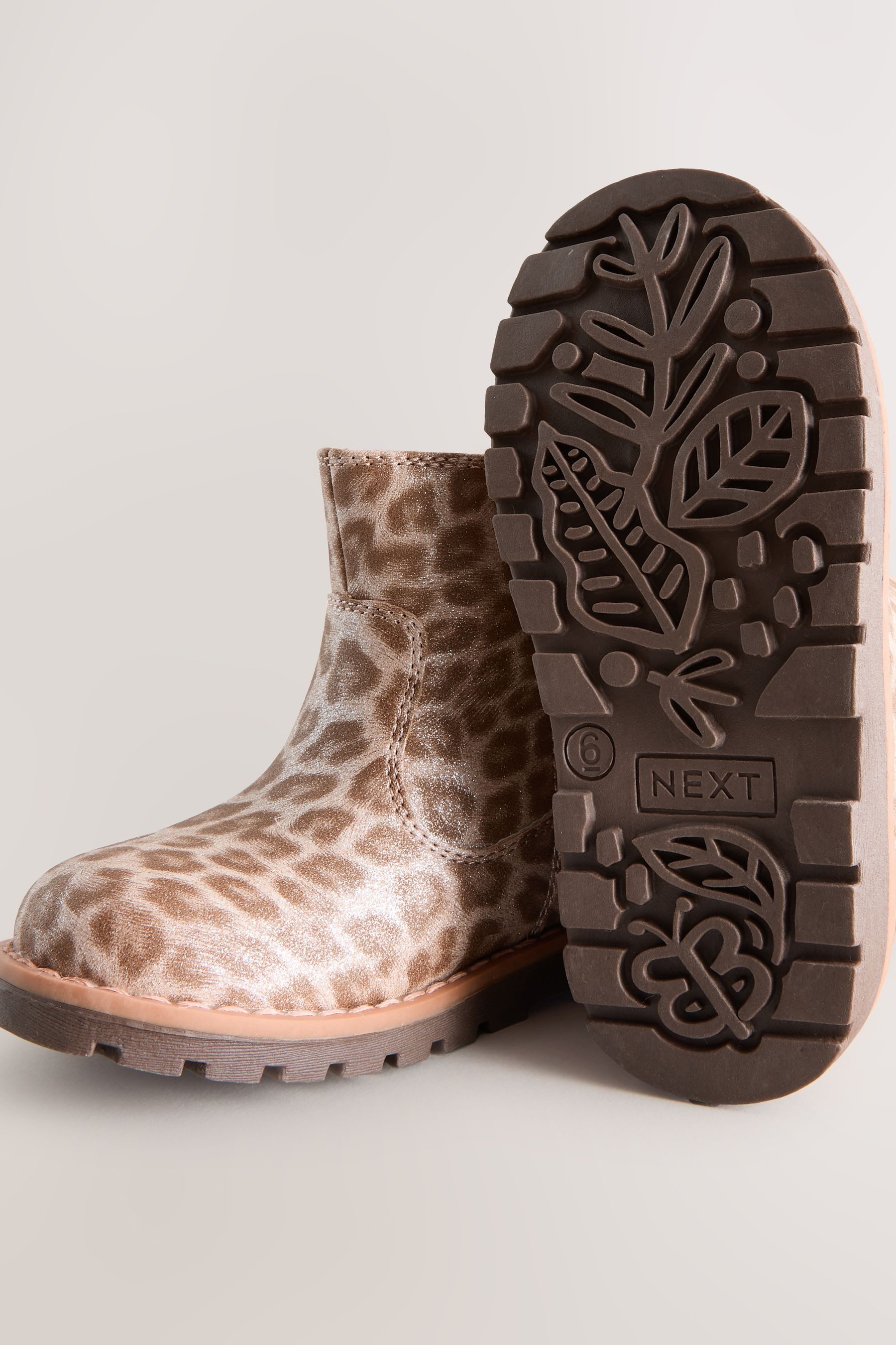 Next Chelseastiefel mit Quaste und Reißverschluss Stiefelette – Bild 3 von 5