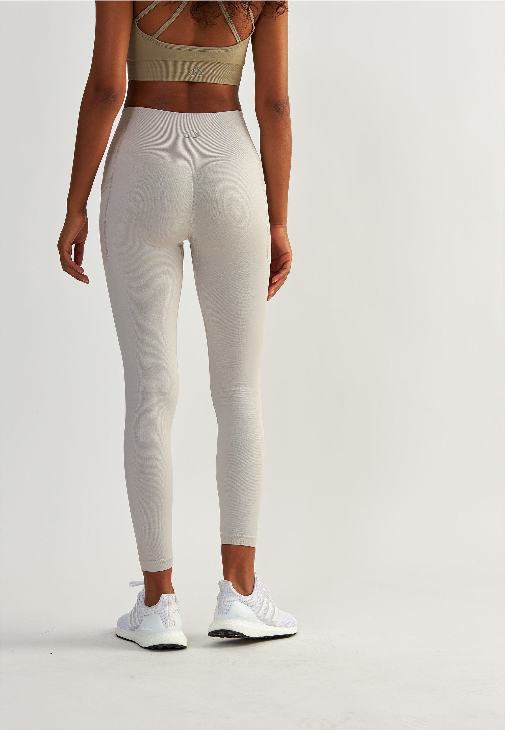 BeShaped Trainingstights Lift Me Up (1-tlg) mit atmungsaktiver Eigenschaft