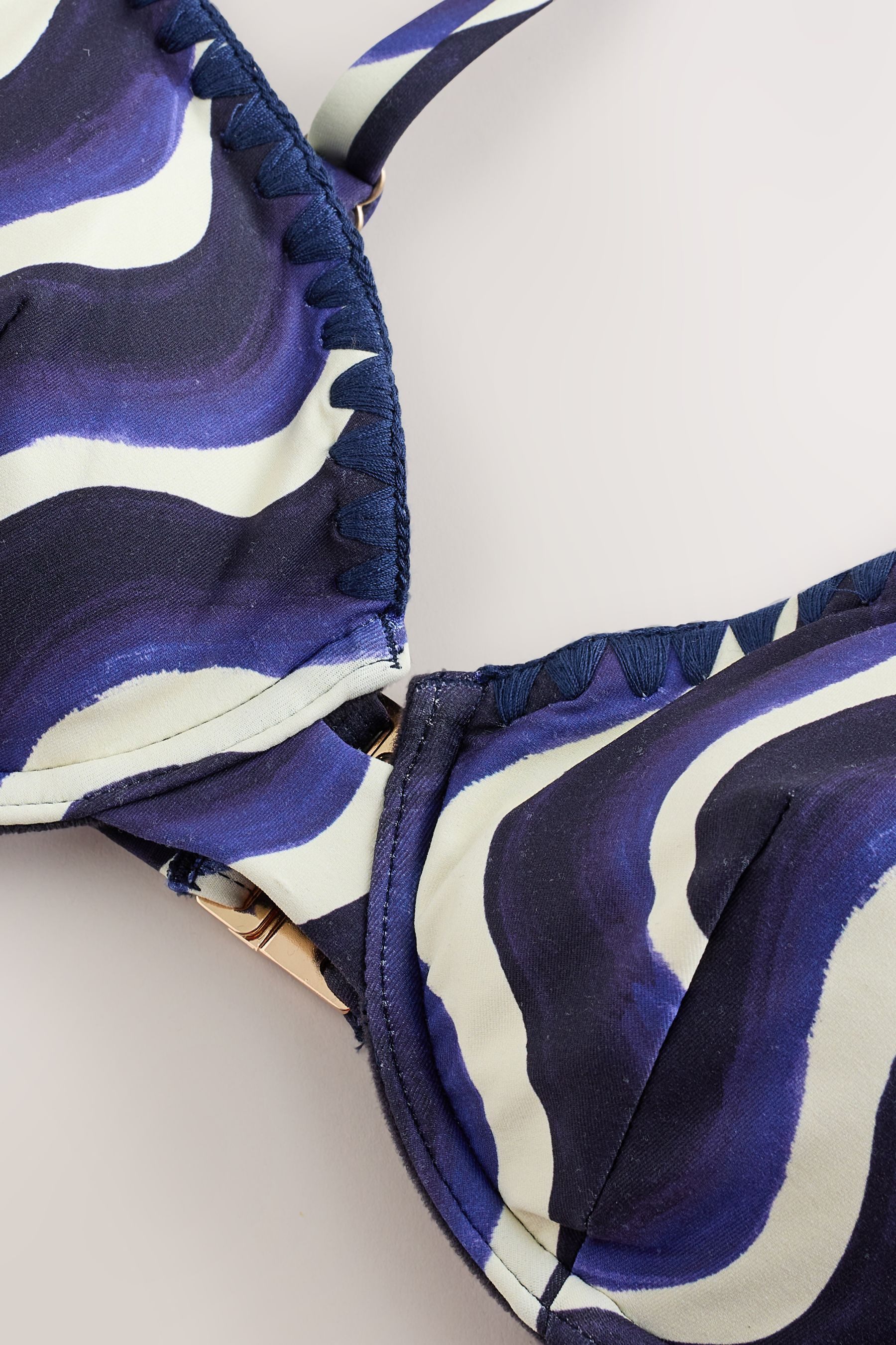 LAURA ASHLEY Badeanzug Laura Ashley Bikinioberteil für die vollere Brust (1-St)