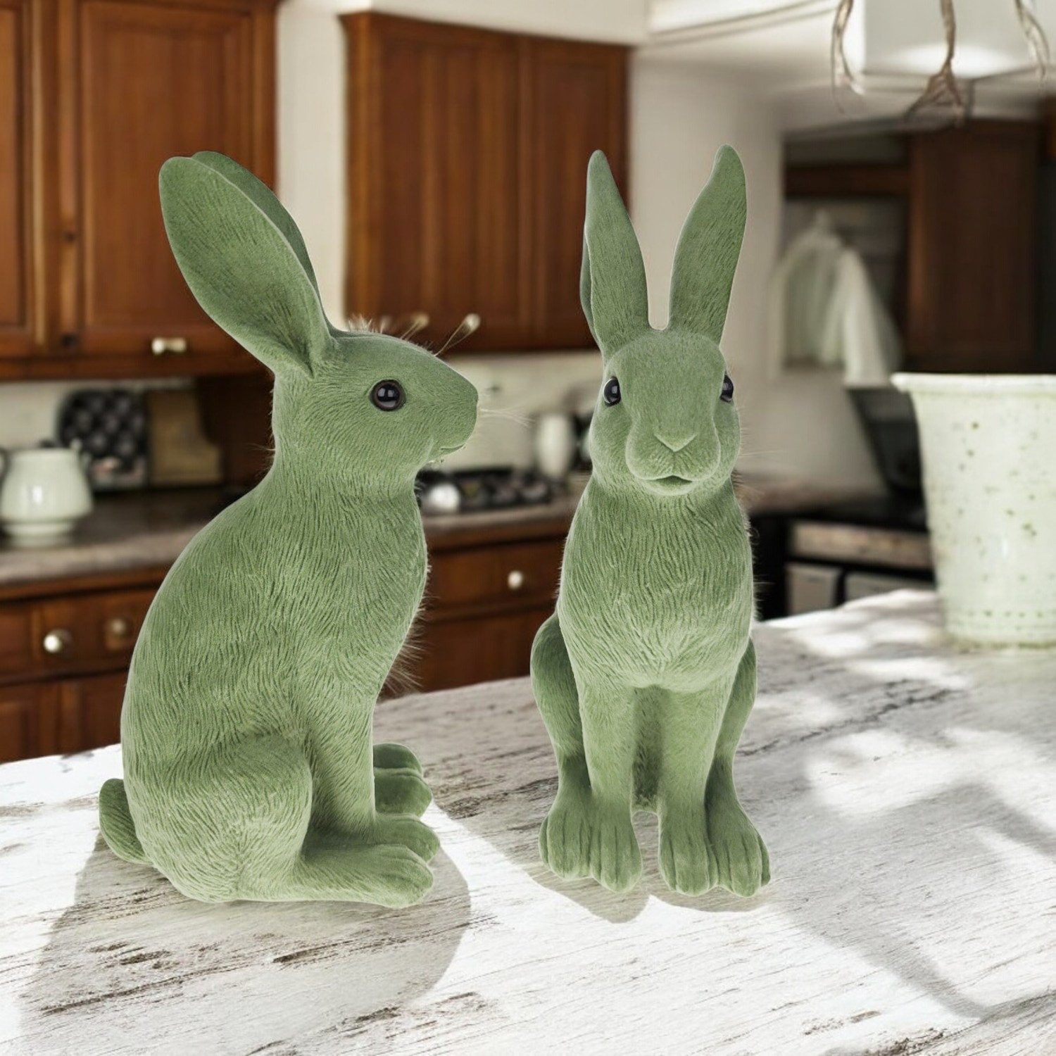 Macosa Home Osterhase 2er Set Grün Polyresin 26,5 cm Dekohase Hase Skulptur Oster-Deko (Hasenfigur, Ostern Dekoration Tischdeko), Osterdekoration Figur Dekohase Dekofigur