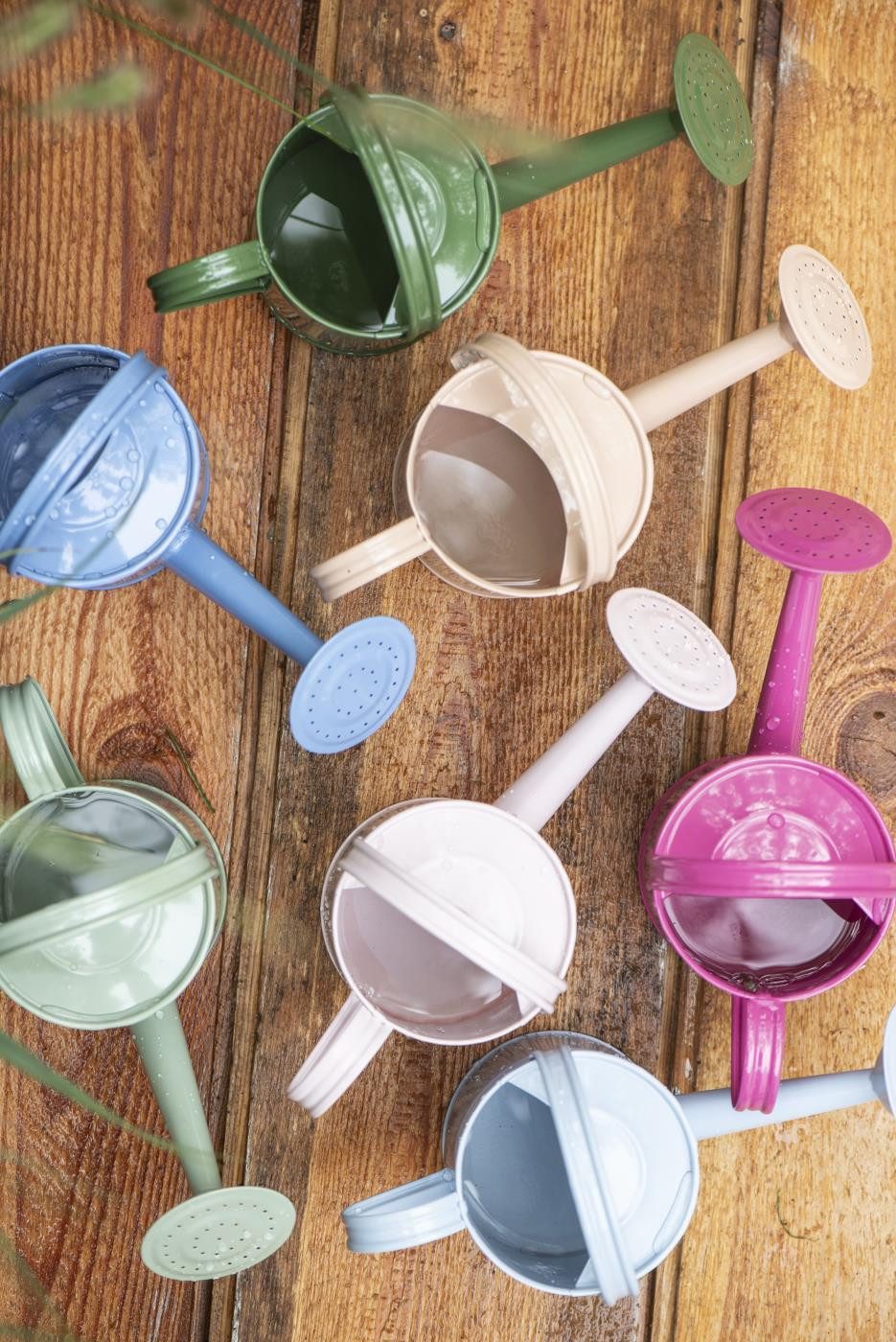 Ib Laursen Gießkanne Gießkanne Kindergießkanne Metall 0,8 Liter kleine Gießkanne Vintage (1 Kanne), Mit langem Ausgießer für präzises und sauberes Gießen