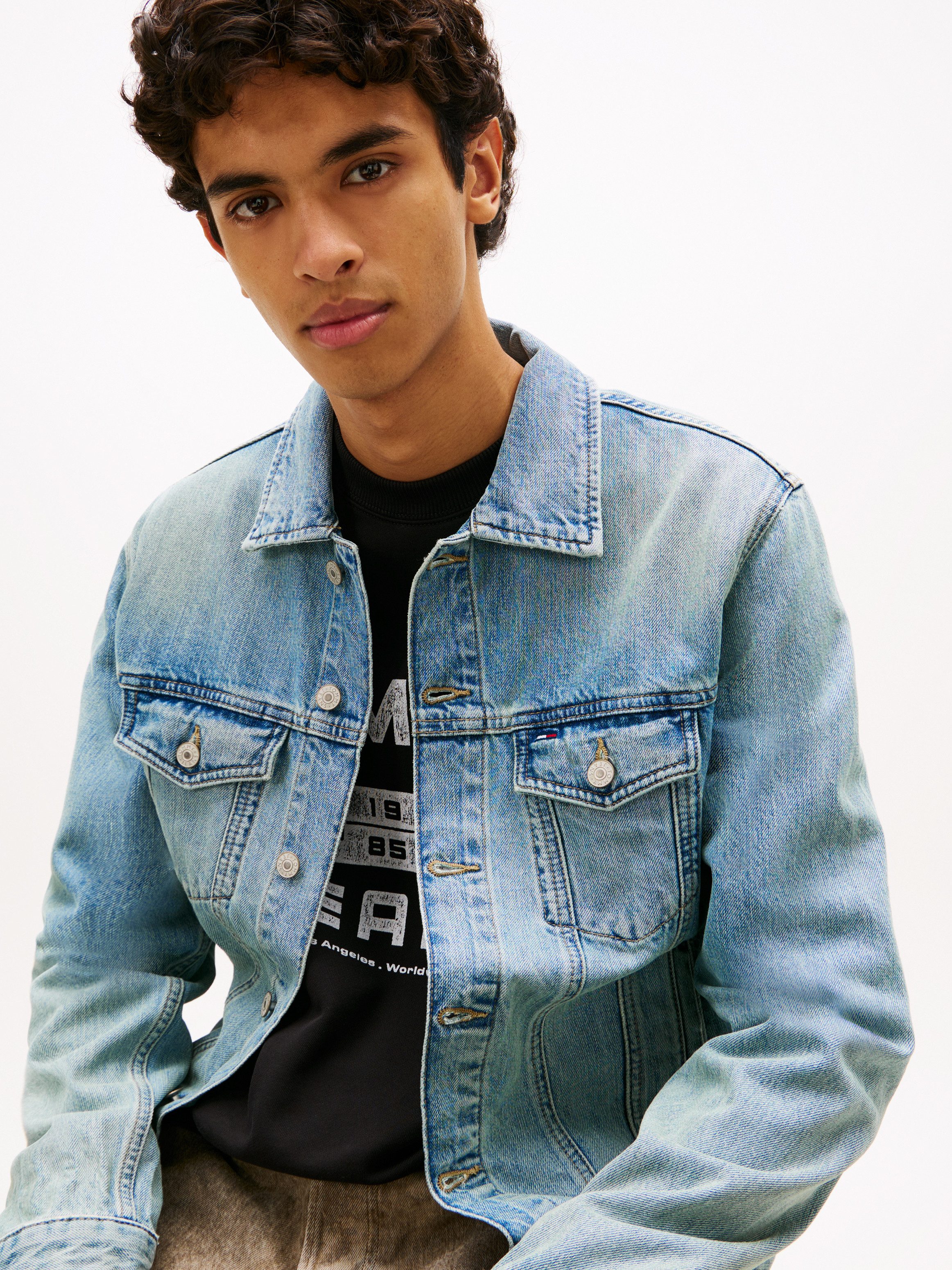 Tommy Jeans Jeansjacke RYAN REGULAR TRUCKER Regular fit mit Taschen