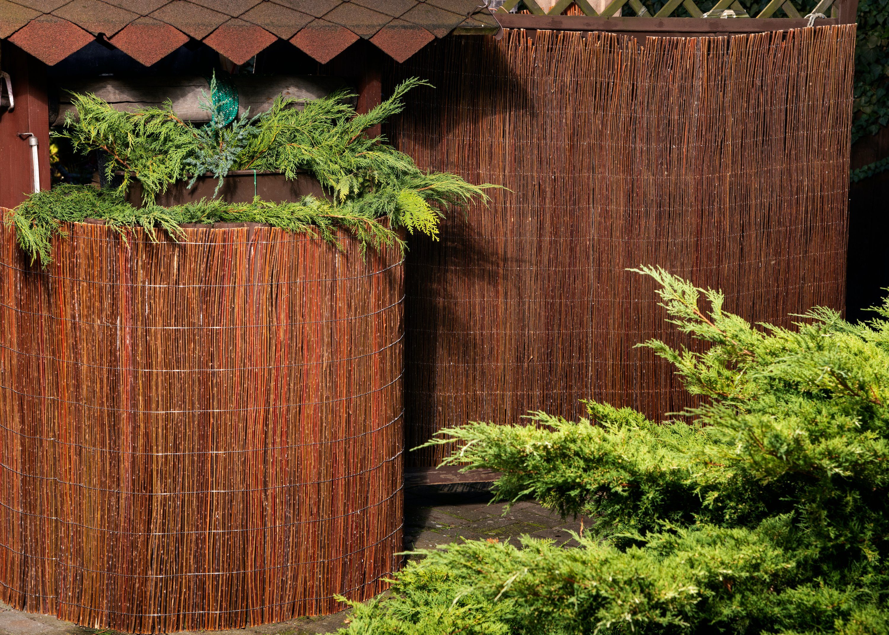 sunnypillow Weidenzaun Weidenmatte Sichtschutz Zaun für Balkon und Terrasse in 22 Größen, 90 x 300 cm