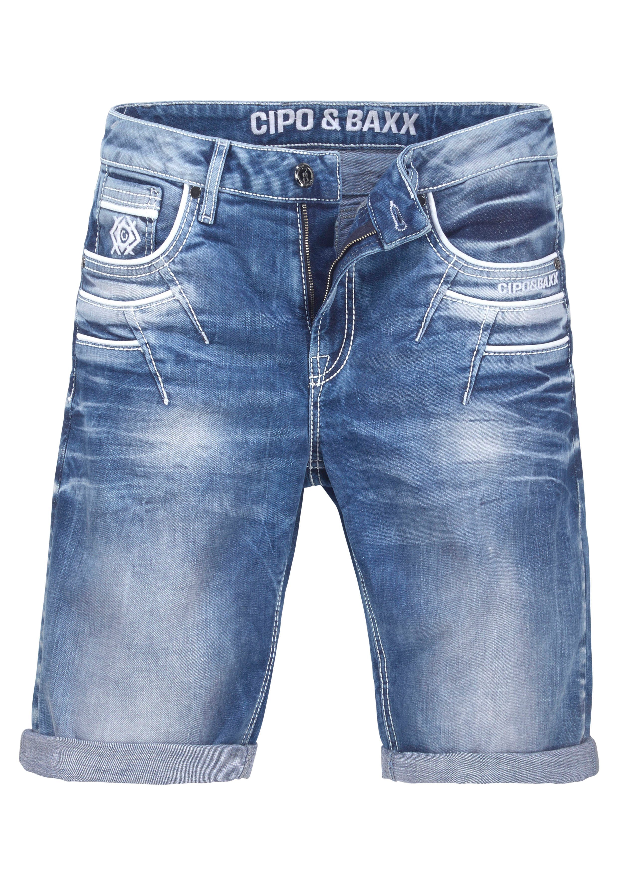 Cipo & Baxx Bermudas in Denim und mit markanten Taschen