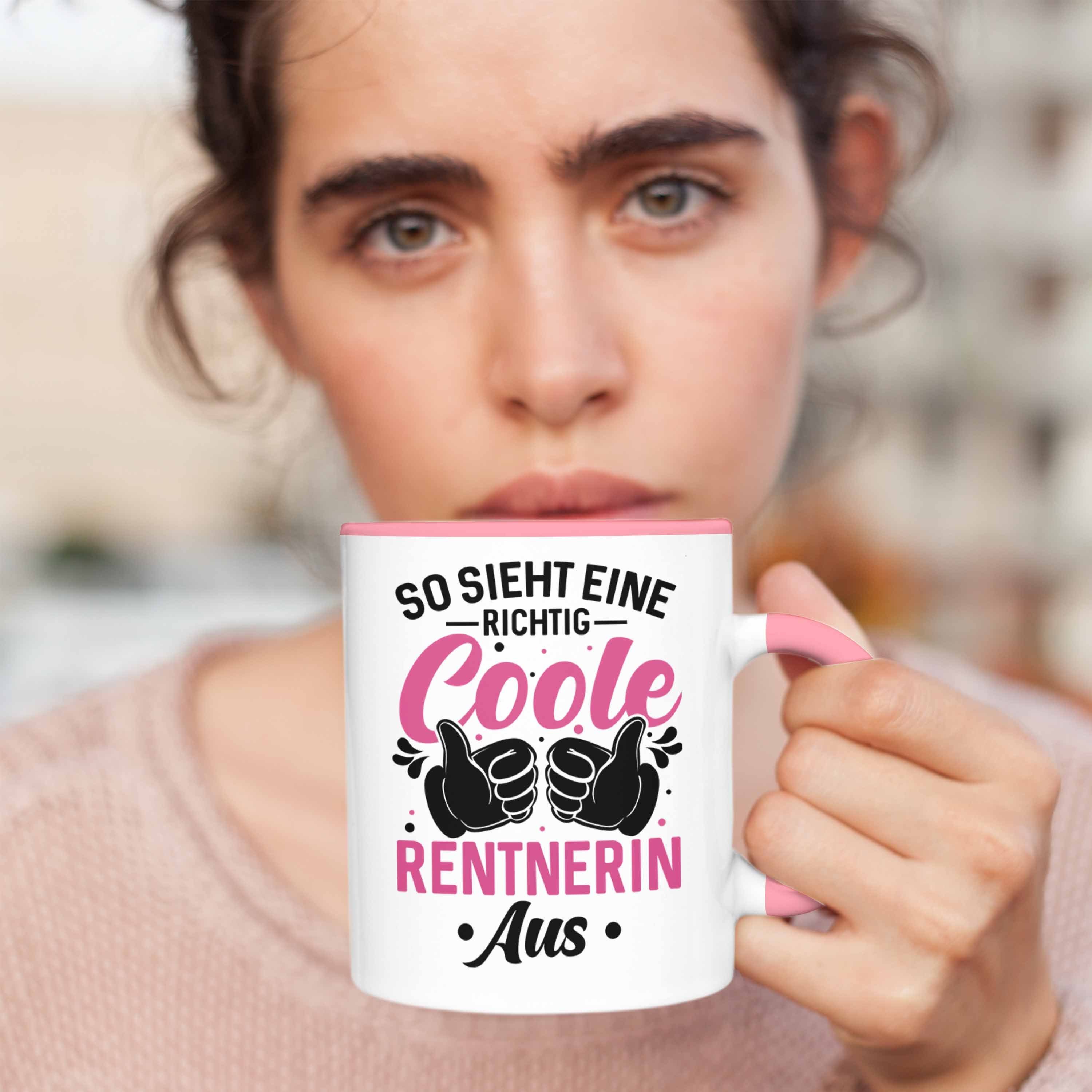 Trendation Tasse Trendation Pension So Aus - Eine Renteneintritt Sieht Richtige Geschenk Coole Kollegin Tasse Rentnerin Geschenkidee Rosa