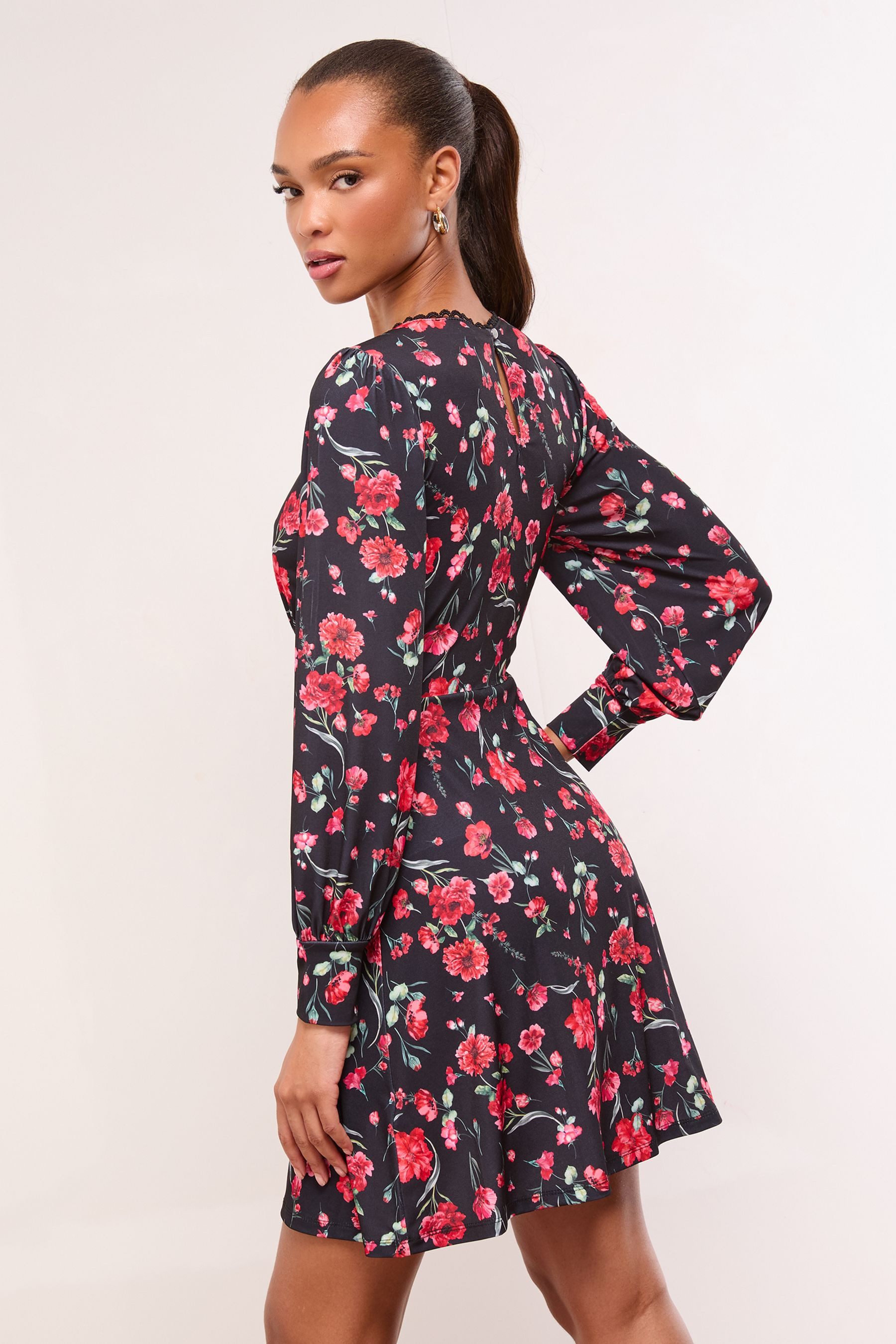 LIPSY Jerseykleid Lipsy Minikleid mit Spitze mit Gürtel, Regular (1-tlg) günstig online kaufen