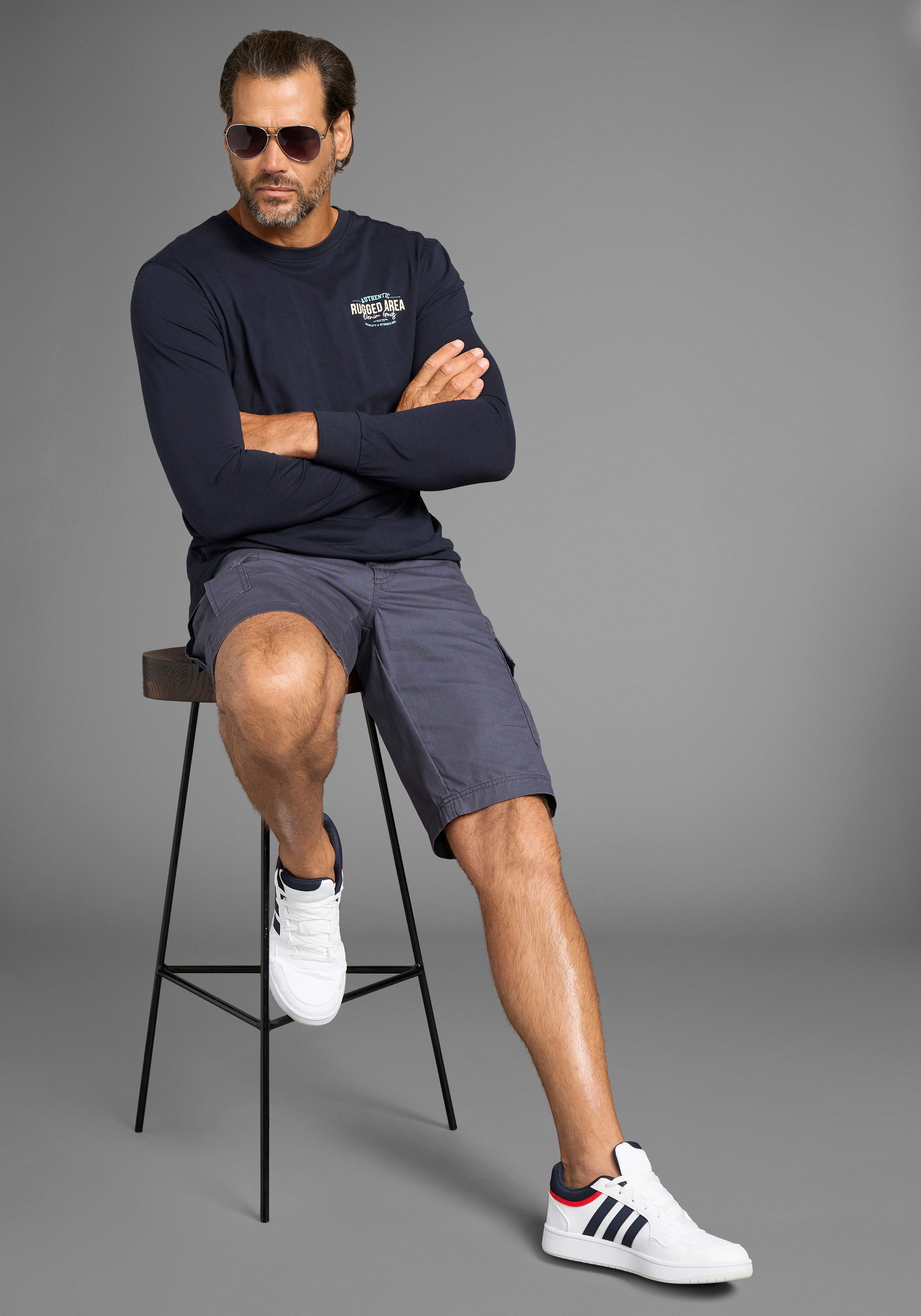 Man's World Langarmshirt kleiner Brustprint günstig online kaufen