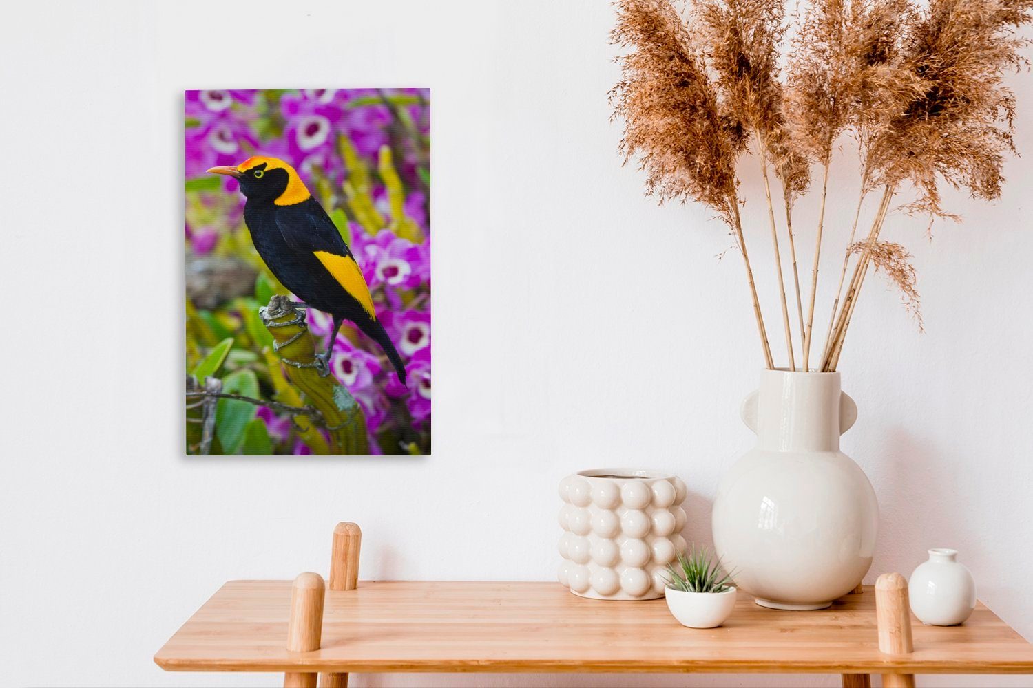 Gemälde, Leinwandbild (1 Laubenvogel inkl. bespannt Zackenaufhänger, 20x30 Blumen, zwischen fertig cm lila OneMillionCanvasses® St), Leinwandbild
