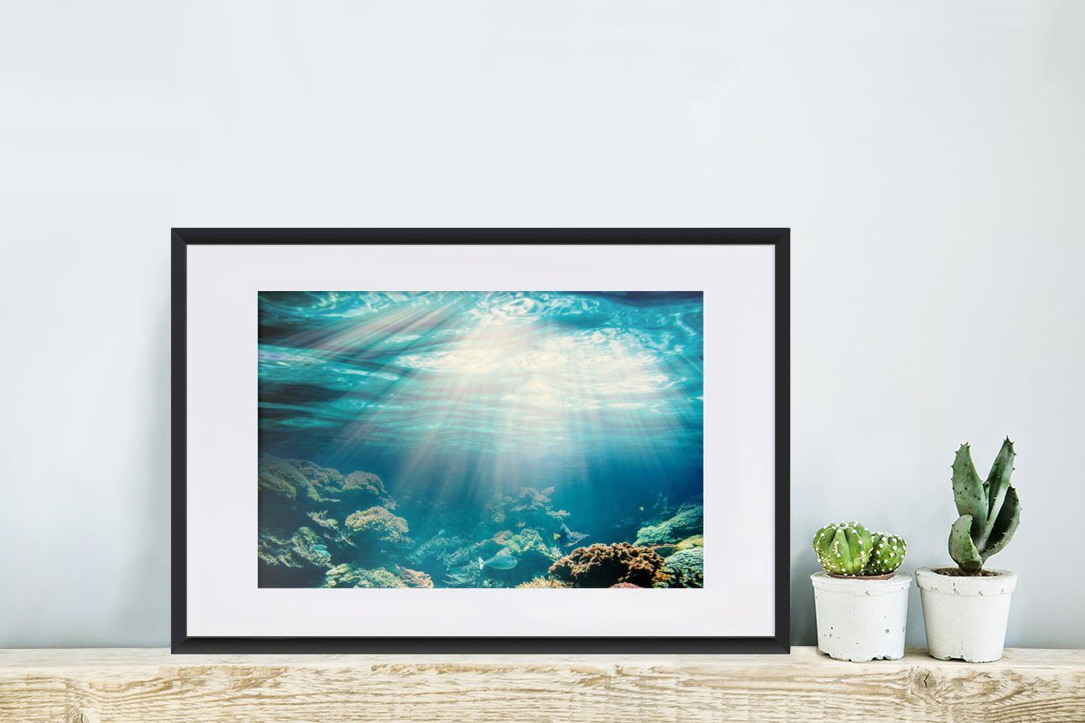 Rahmen, Koralle Sonne, - Meer - Gerahmtes Poster, Bilderrahmen Kunstdruck, St), (1 Schwarzem MuchoWow mit Poster