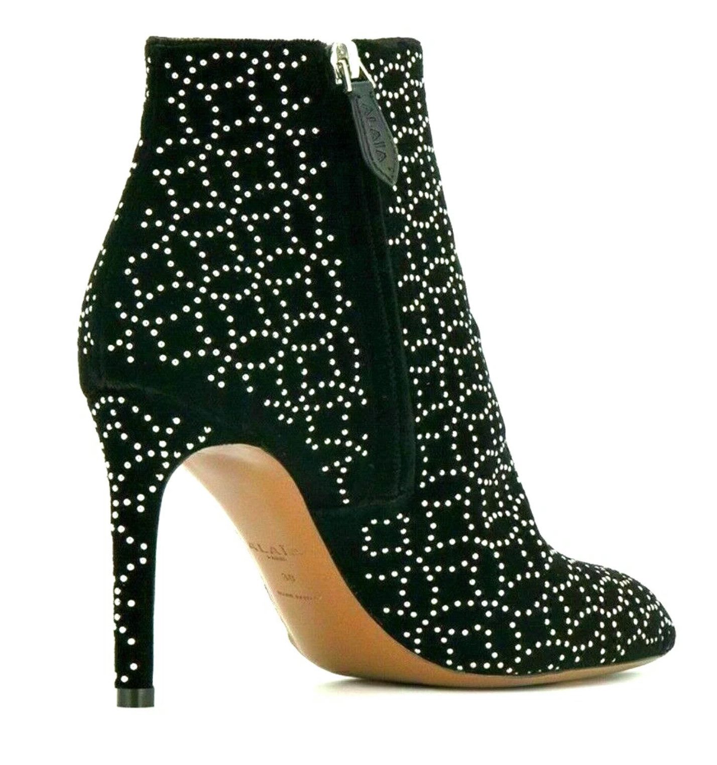ALAÏA PARIS Velvet Studded Boots Stiefeletten mit Nietenbesatz Ankleboots klare Linien, perfekte Schnitte, feminine Silhouetten