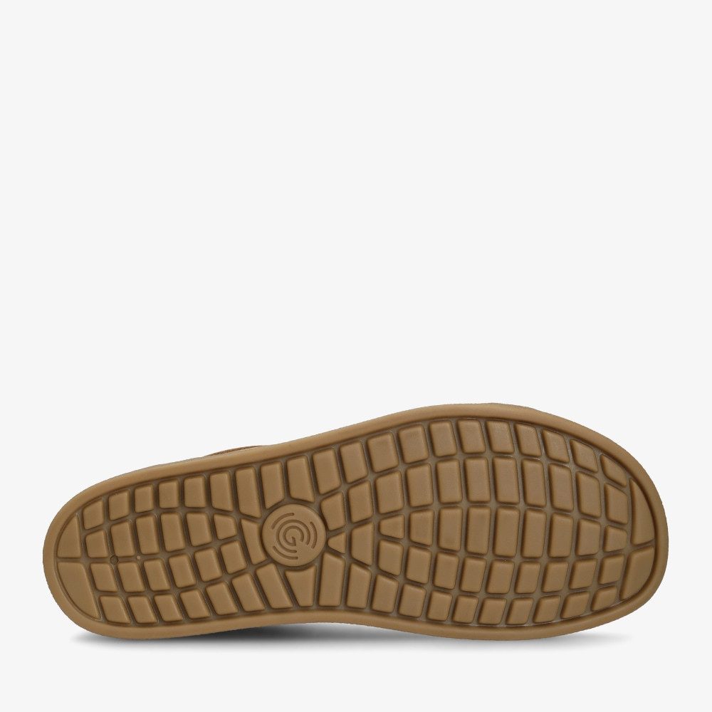 GROUNDIES Universe Teddy Sneaker