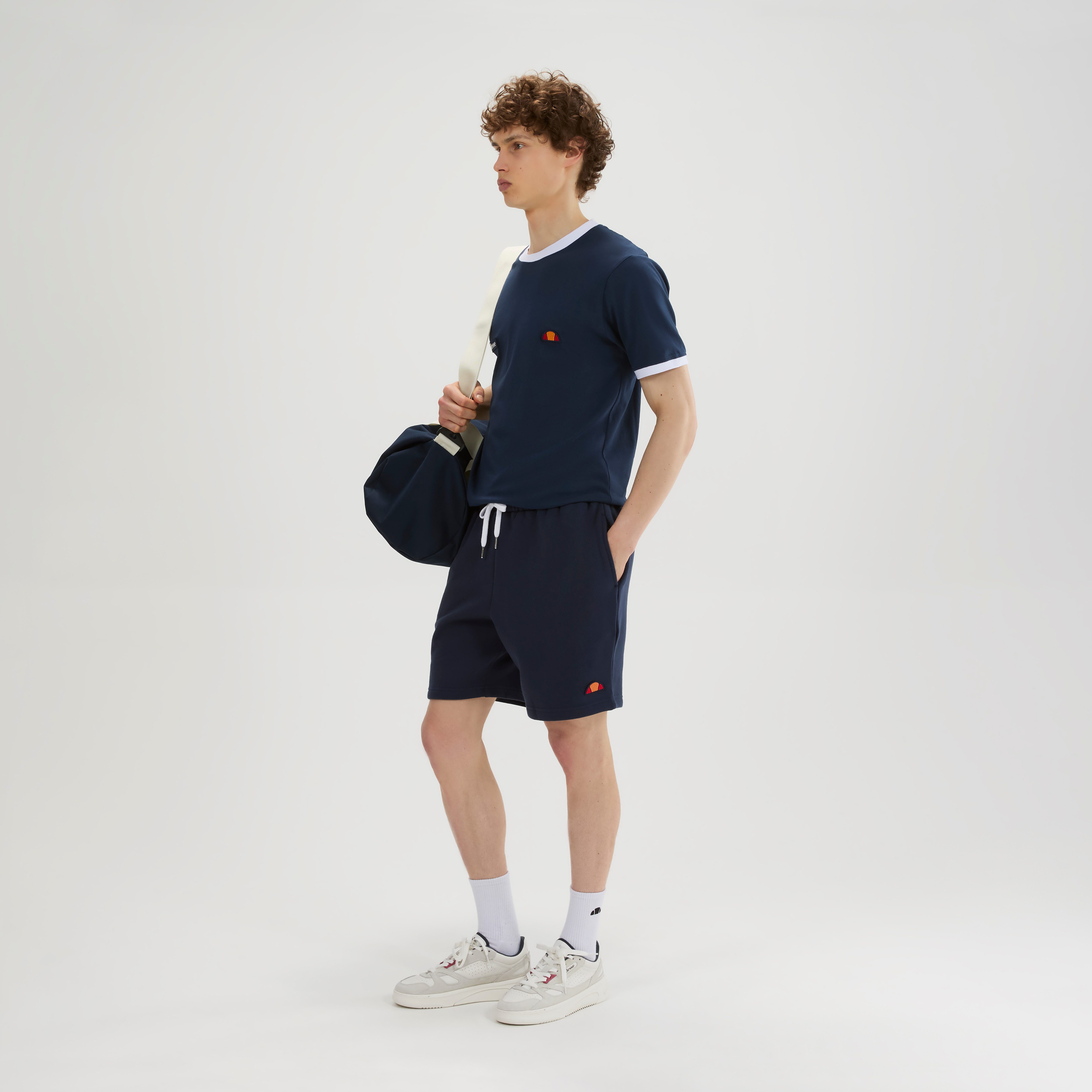 Ellesse Sweatshorts ISLINGTON SHORT aus Baumwolle und Polyester, bequeme Passform – Bild 4 von 5