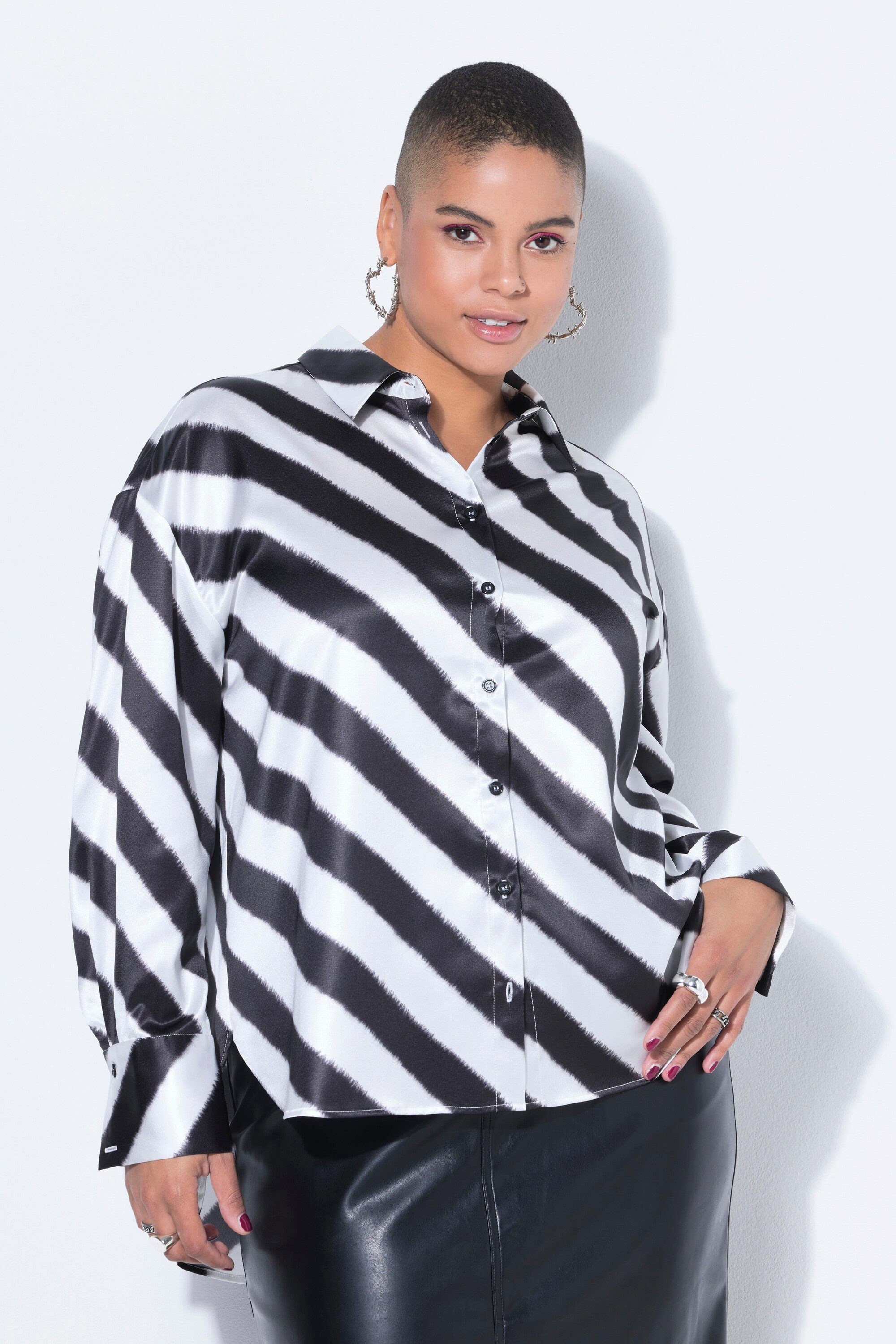 Studio Untold Hemdbluse Hemdbluse Oversize Shape Satin Quersteifen