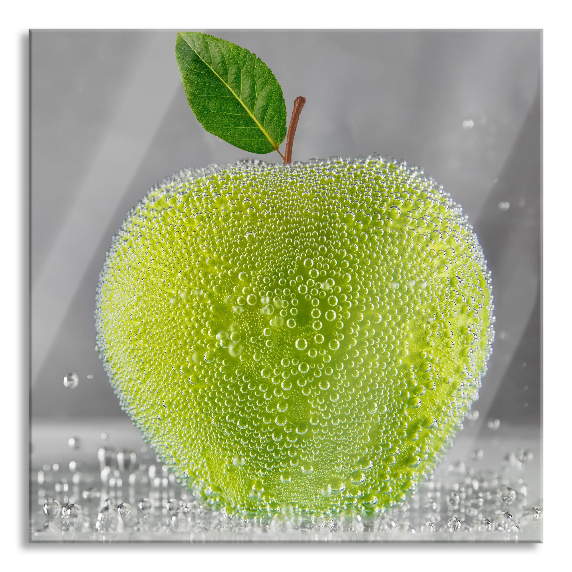 Pixxprint Glasbild Grüner leckerer Apfel im Wasser, Grüner leckerer Apfel im Wasser (1 St), Glasbild aus Echtglas, inkl. Aufhängungen und Abstandshalter