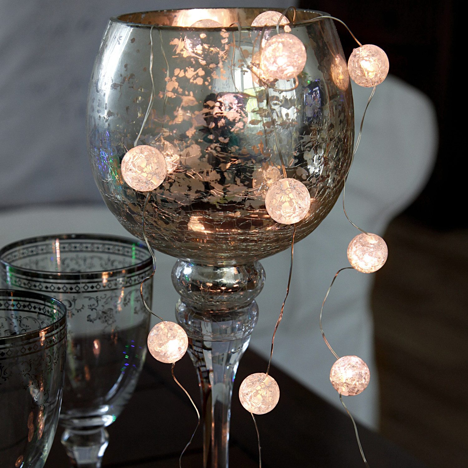 STAR TRADING LED-Lichterkette LED Lichterkette Kugeln 15 leuchtende Bälle Eisglas Bruchglas Optik, 15-flammig