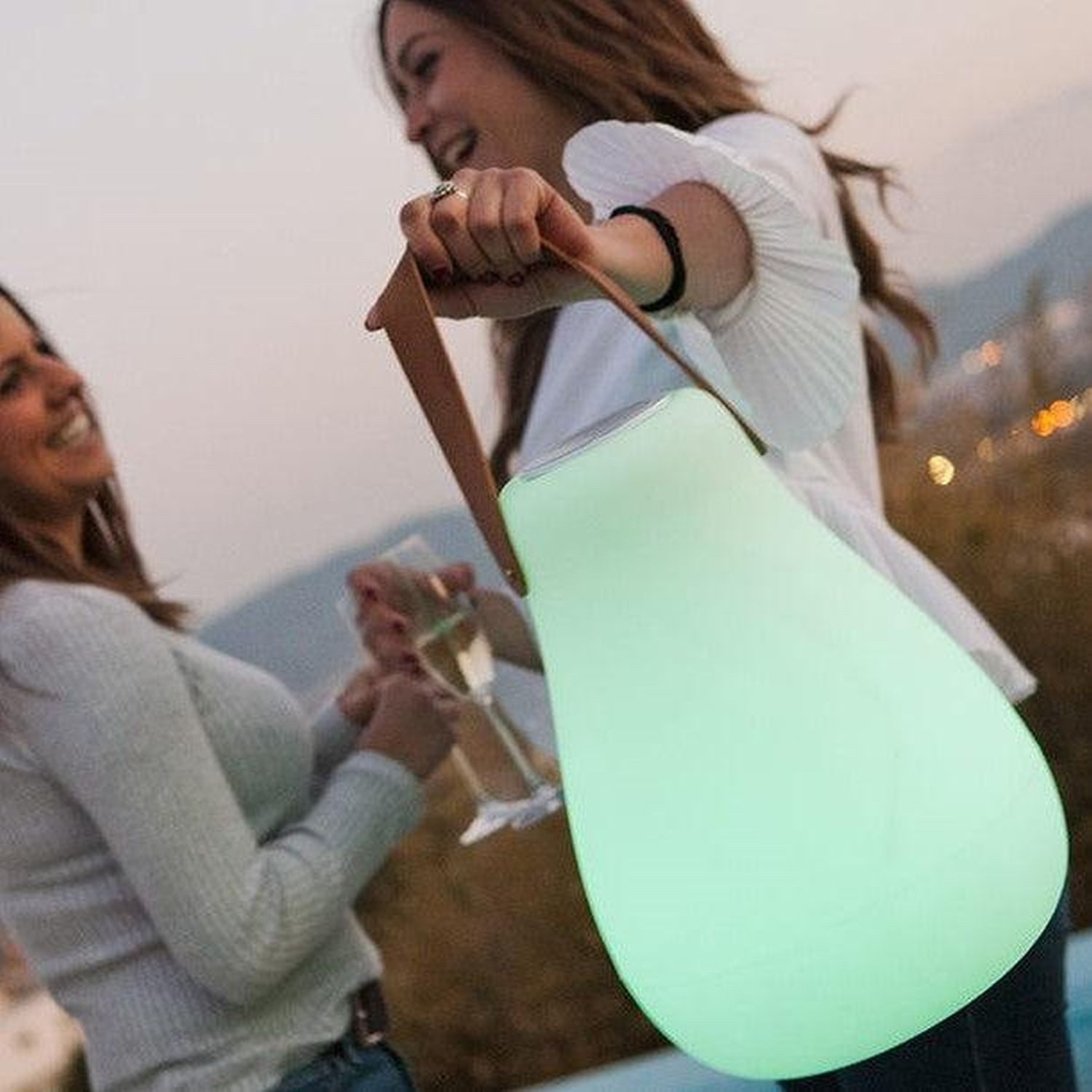 Licht-Erlebnisse Gartenleuchte ANAMI, LED fest integriert, mit Bluetooth Lautsprecher Akku tragbar RGBW Farbwechsel Dimmer