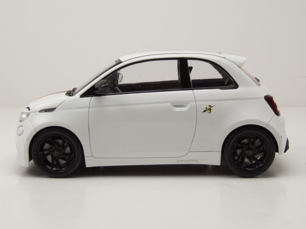 MCG Modellauto Fiat 500e Abarth 2024 weiß, Maßstab 1:18