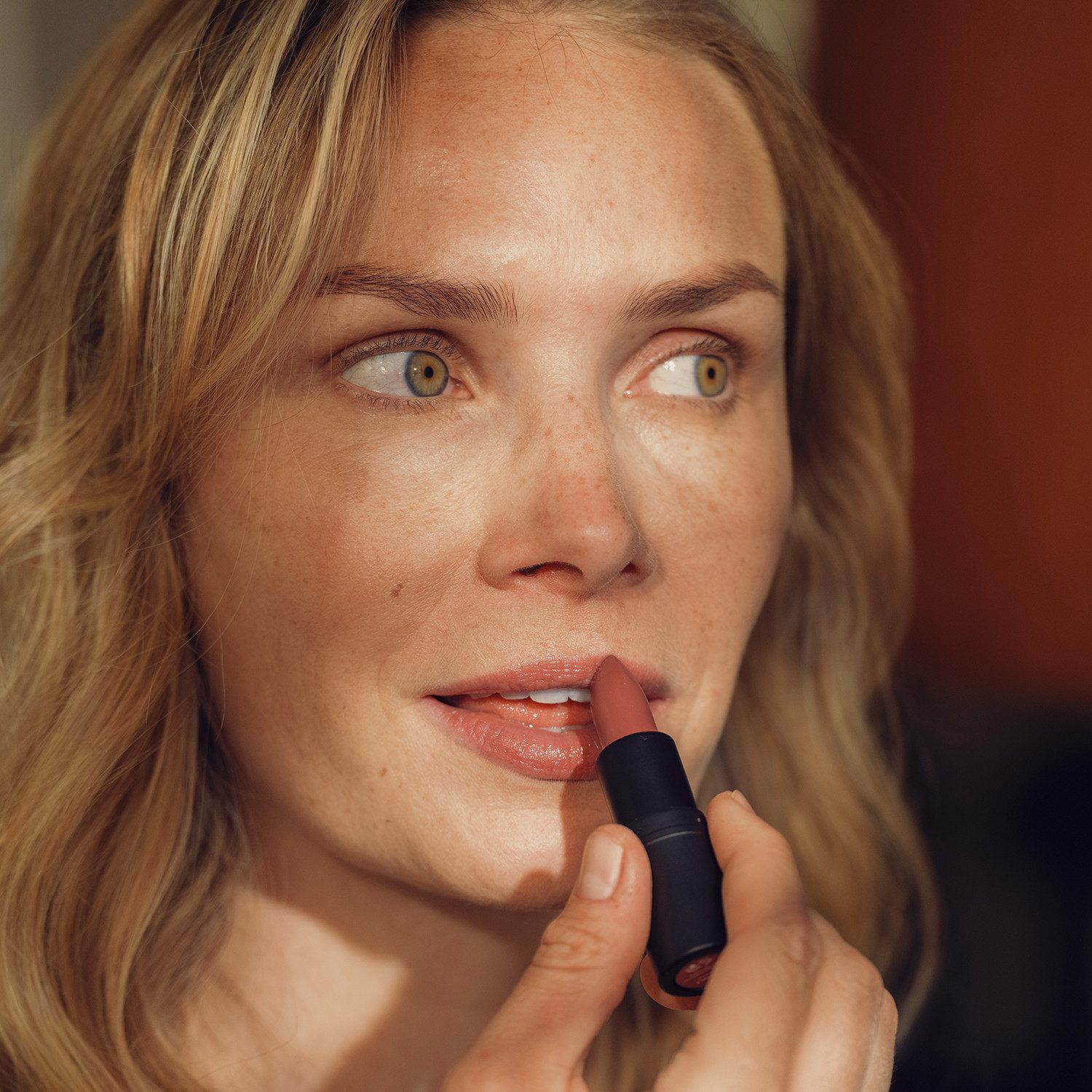 JUNGLÜCK Lippenpflegestift Hyaluron Lippenbalsam - Pfirsich, 1-tlg., Pflegt langanhaltend und intensiv