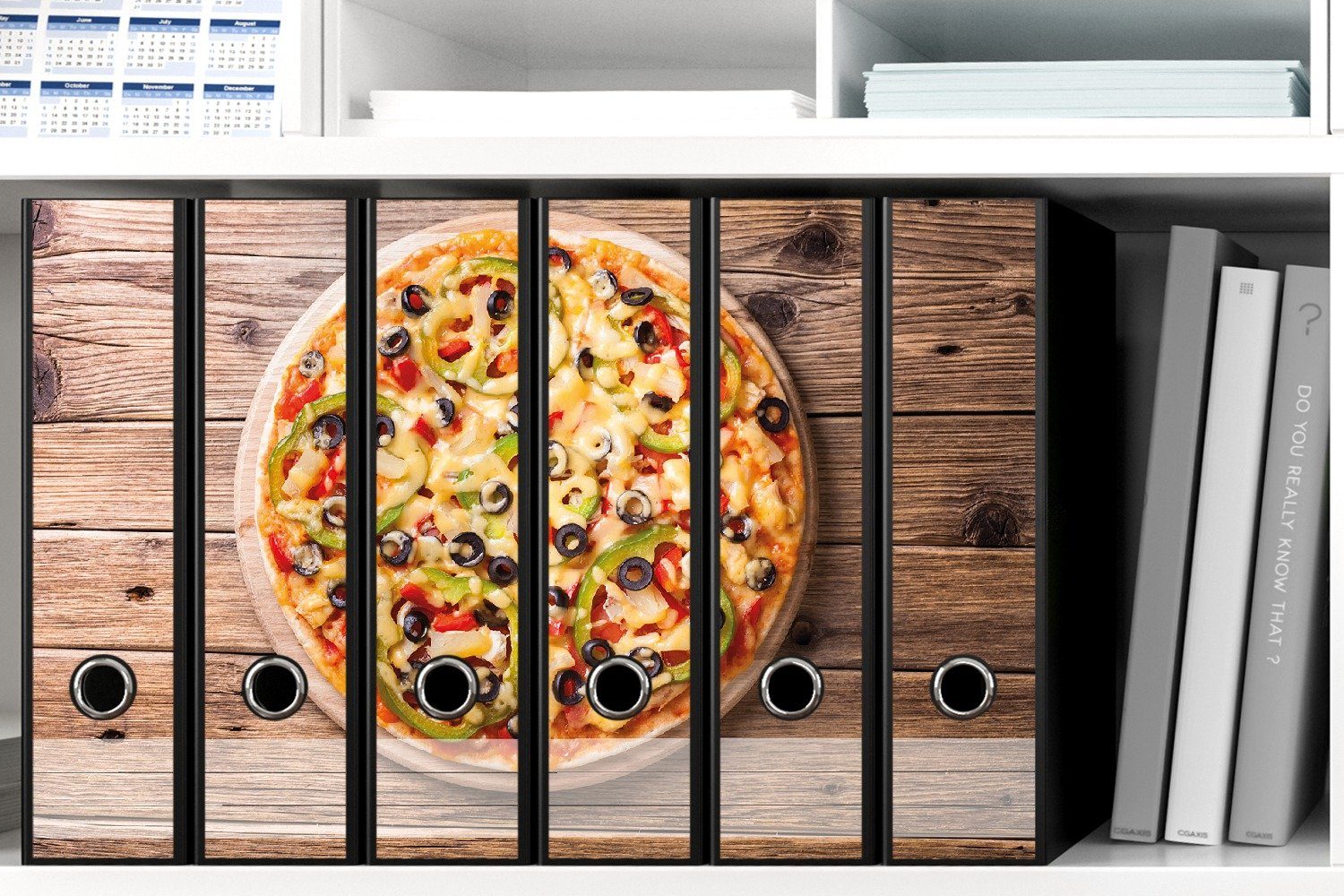 Wallario Etiketten Italienische Pizza mit Peperoni, Oliven. Paprika und ...