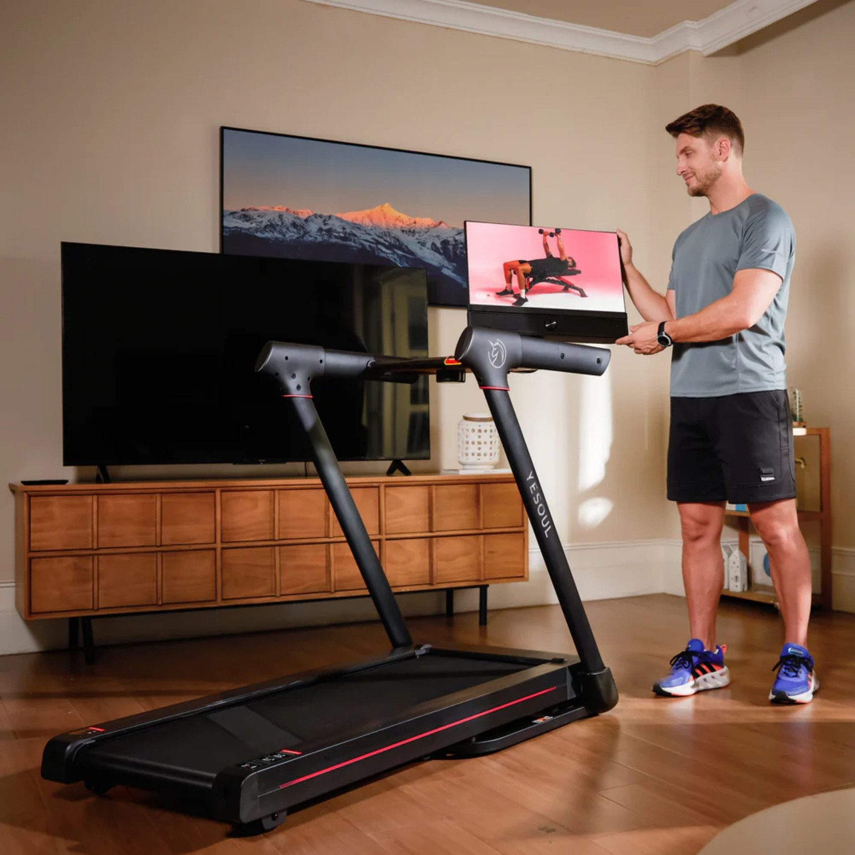 yesoul Laufband T3 Plus für Zuhause, klappbar, 10 % Steigung, 21,5-Zoll-FHD-Display (Einzelgerät, Bis 14 km/h, 136 kg Tragkraft, 3,0 PS, App & 6W-Dual-Lautsprecher), Leiser bürstenloser Motor, 360°-FHD-Display & kabelgeb. Mirroring