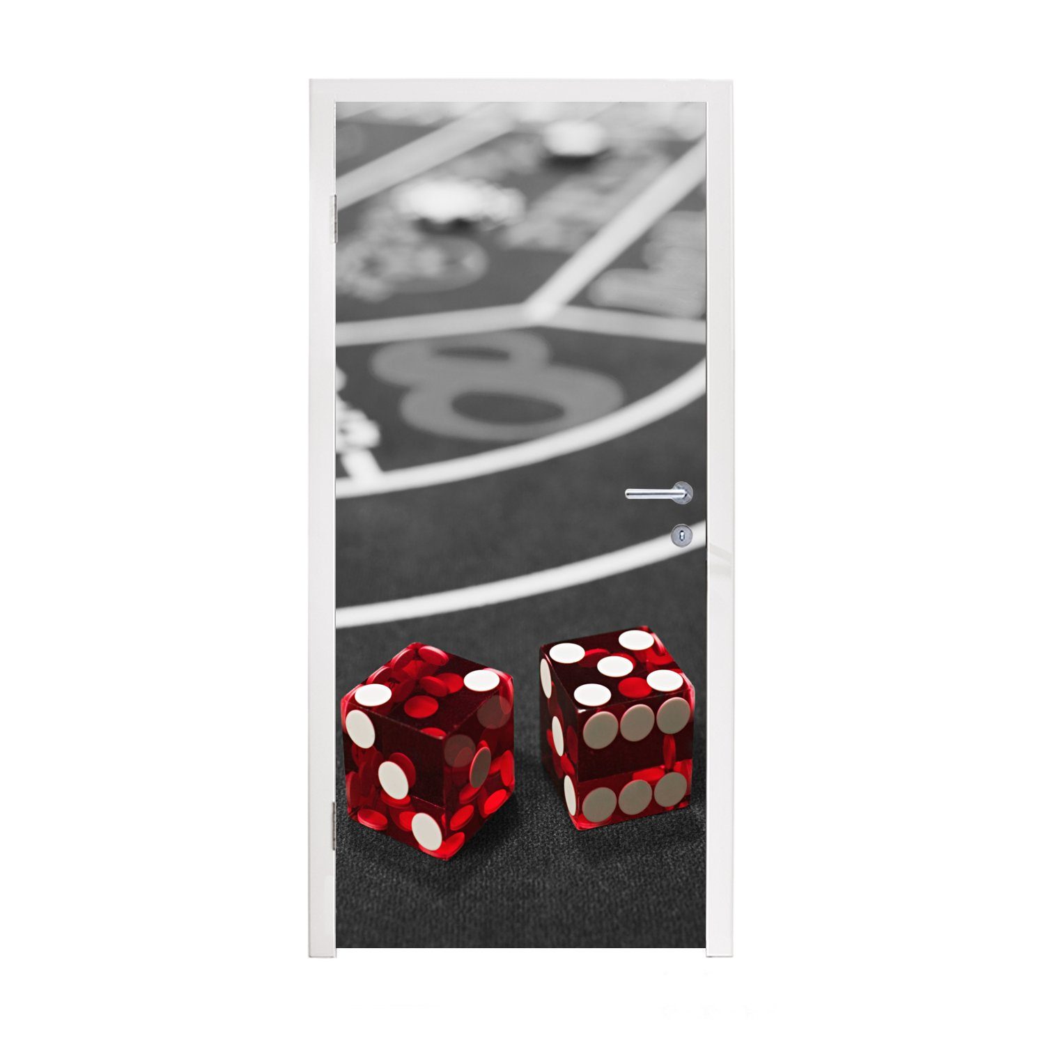 MuchoWow Türtapete Ein Schwarz-Weiß-Foto von einem Pokertisch mit roten Würfeln, Matt, bedruckt, (1 St), Fototapete für Tür, Türaufkleber, 75x205 cm