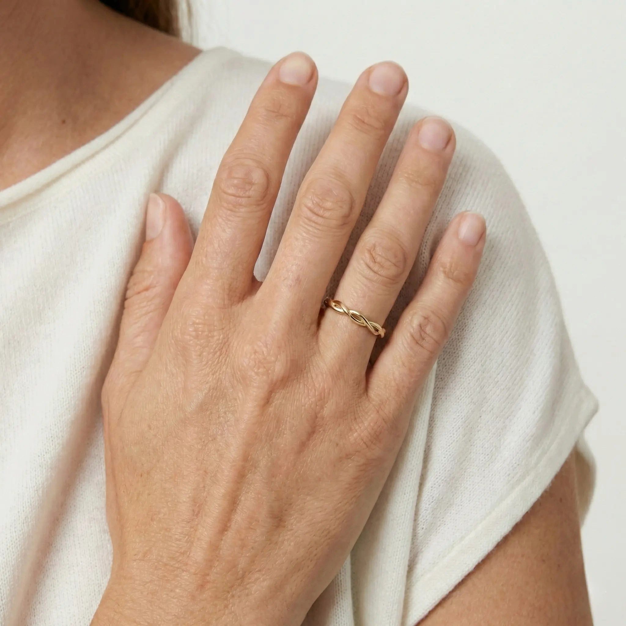 Suzan Gold Goldring 375 Echtgold Twistéra Pure geflochtenes Design