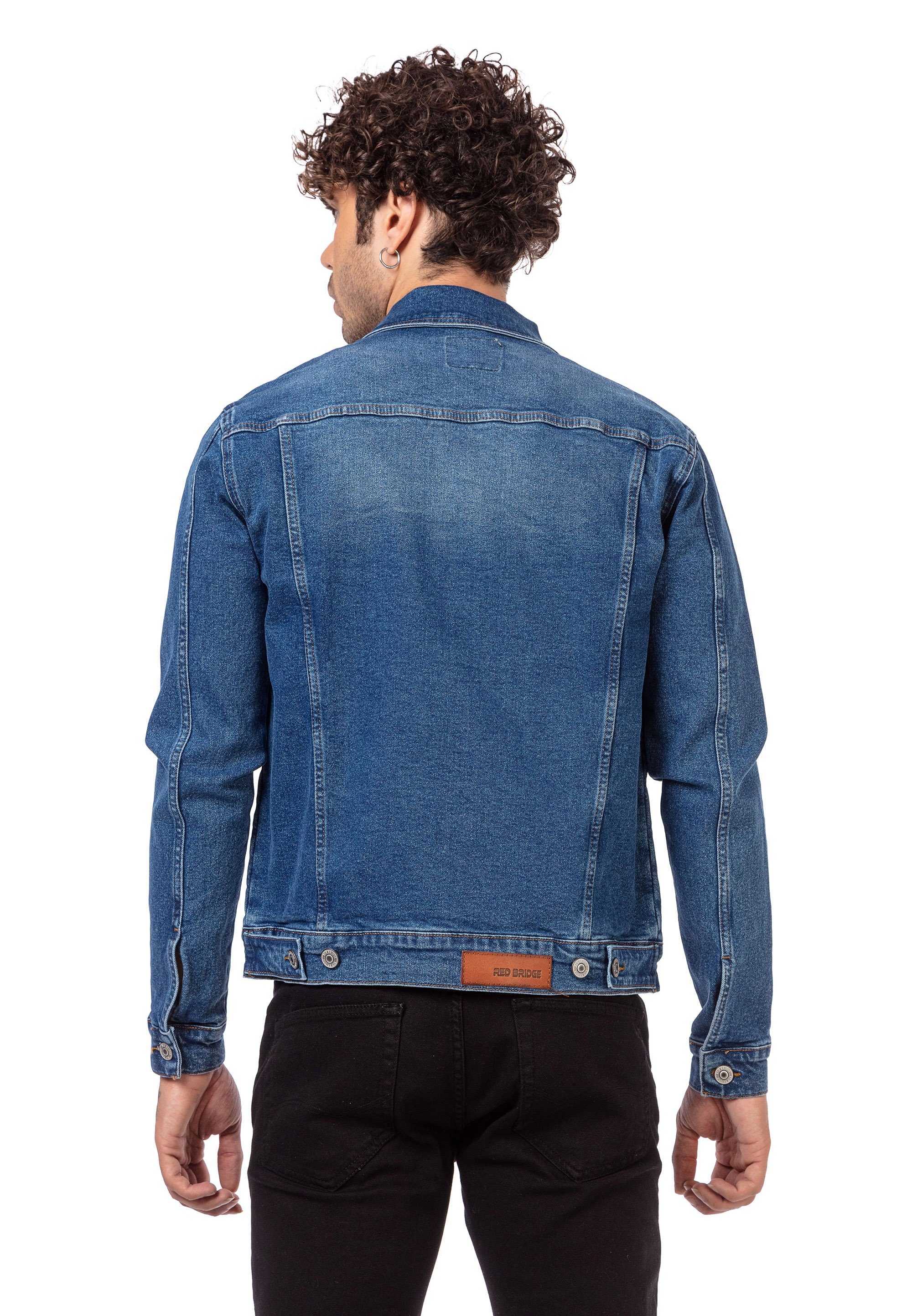 im Walton Ziernähten mit Look klassischen RedBridge Jeansjacke blau