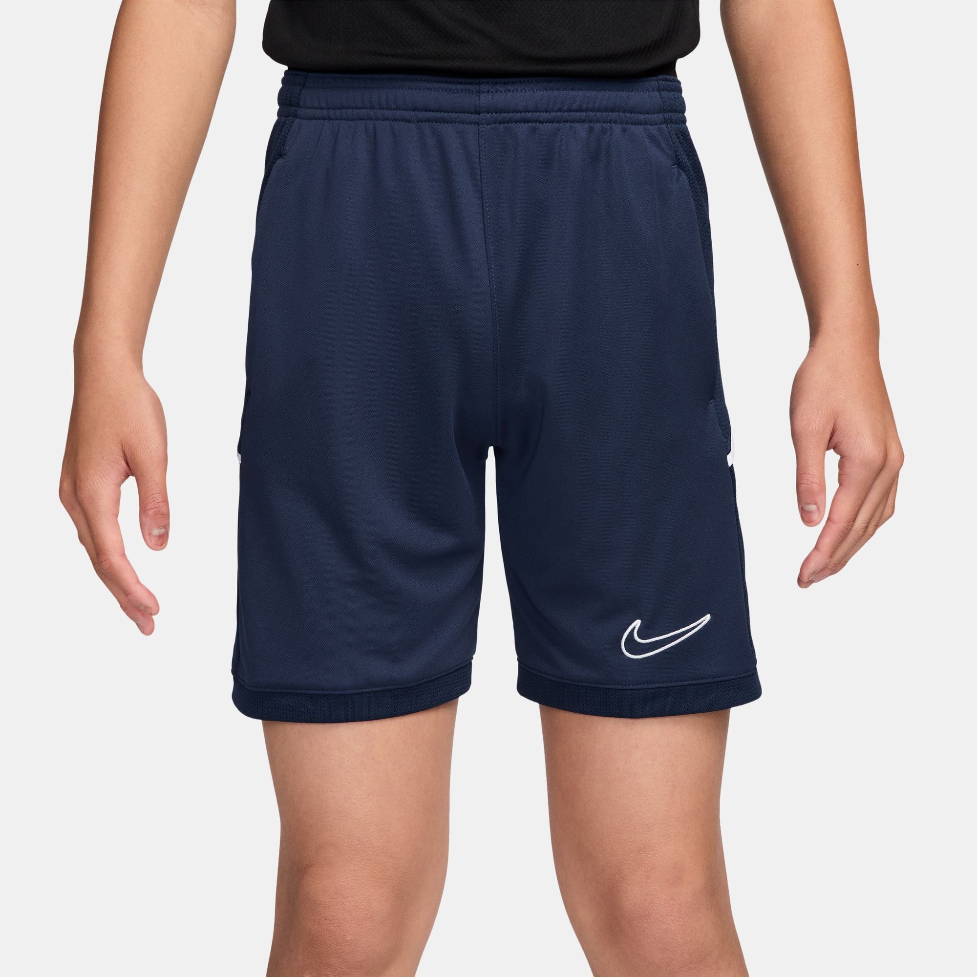 Nike Trainingsshorts Nike Academy Big Kids' Dri-FIT 7" Soccer Shorts aus leichtem Material, mit Mesh-Einsätzen