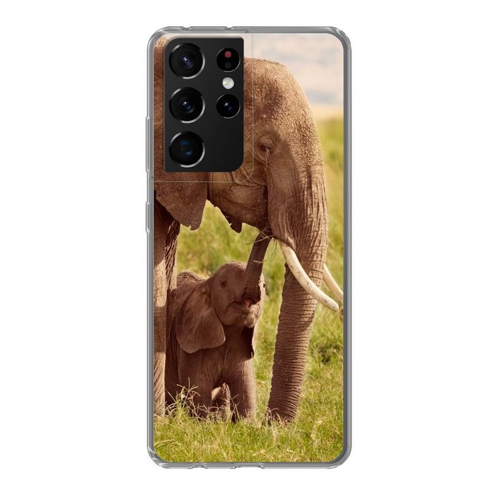 MuchoWow Handyhülle Elefant - Gras - Jung - Rüssel Phone Case Handyhülle Samsung Galaxy S21 Ultra Silikon Schutzhülle