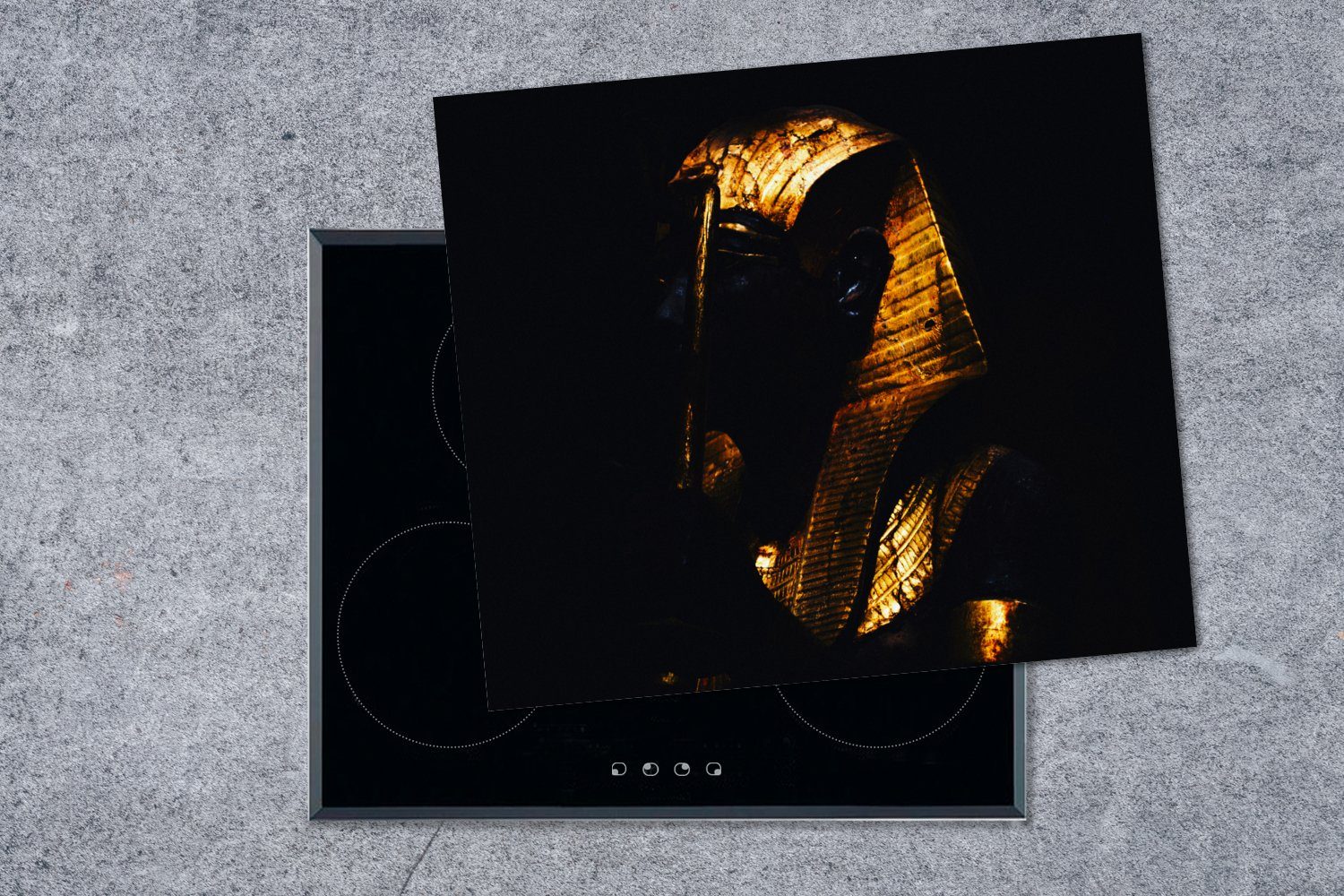 nutzbar, 60x52 Mobile cm, - Schwarz, Gold MuchoWow Pharao Luxus Arbeitsfläche (1 - - tlg), Ceranfeldabdeckung - Herdblende-/Abdeckplatte Ägypten Vinyl,