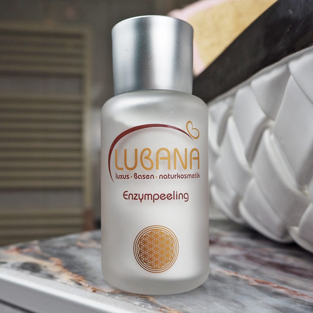 Lubana Körperpeeling Enzympeeling 40g – Basisches Peelingpulver mit Bambus & Colostrum, Naturkosmetik, sanft & effektiv, porenverfeinernd