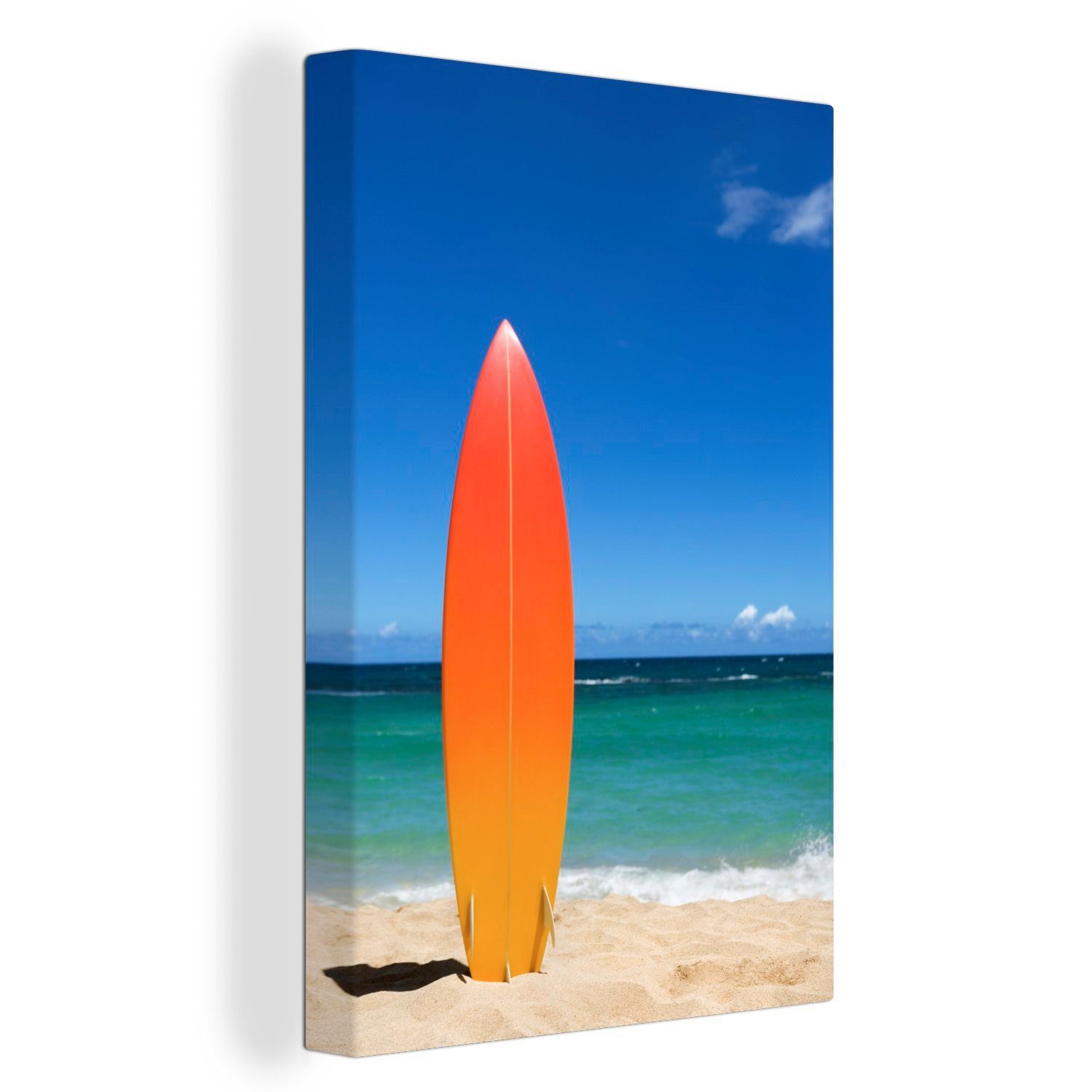 OneMillionCanvasses® Leinwandbild Ein farbiges Surfbrett am Strand, (1 St), Leinwandbild fertig bespannt inkl. Zackenaufhänger, Gemälde, 20x30 cm