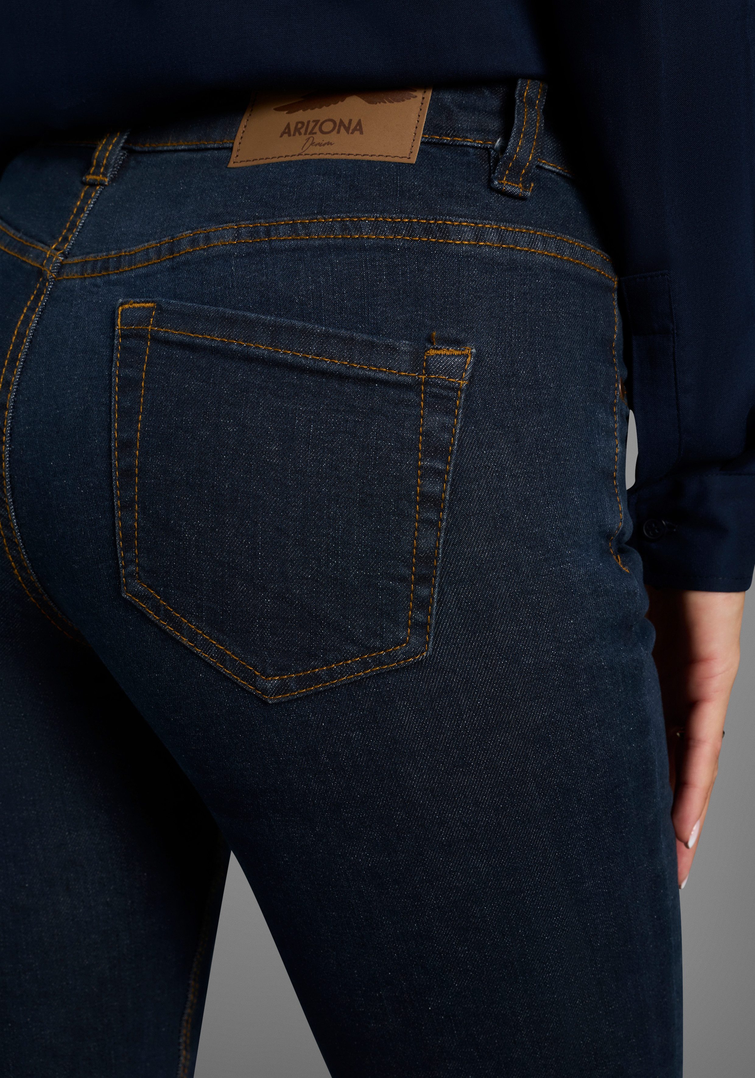 Arizona Bootcut-Jeans Bund mit seitlichem Gummizugeinsatz hohe Leibhöhe, Bootcut, mit Stretch, klassischer 5-Pocket-Style