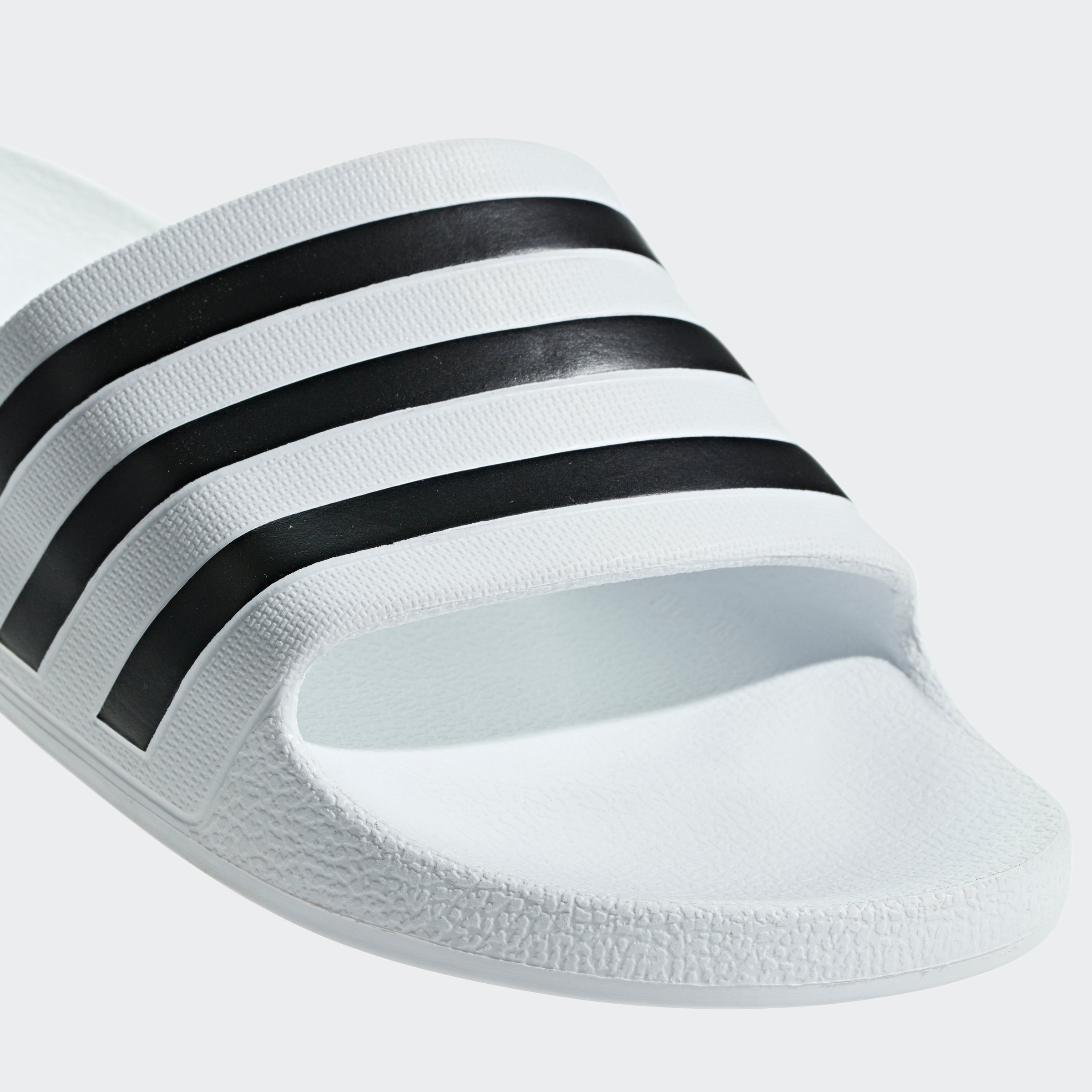 ADILETTE White Core AQUA Badesandale / / Cloud Cloud adidas Black White Sportswear