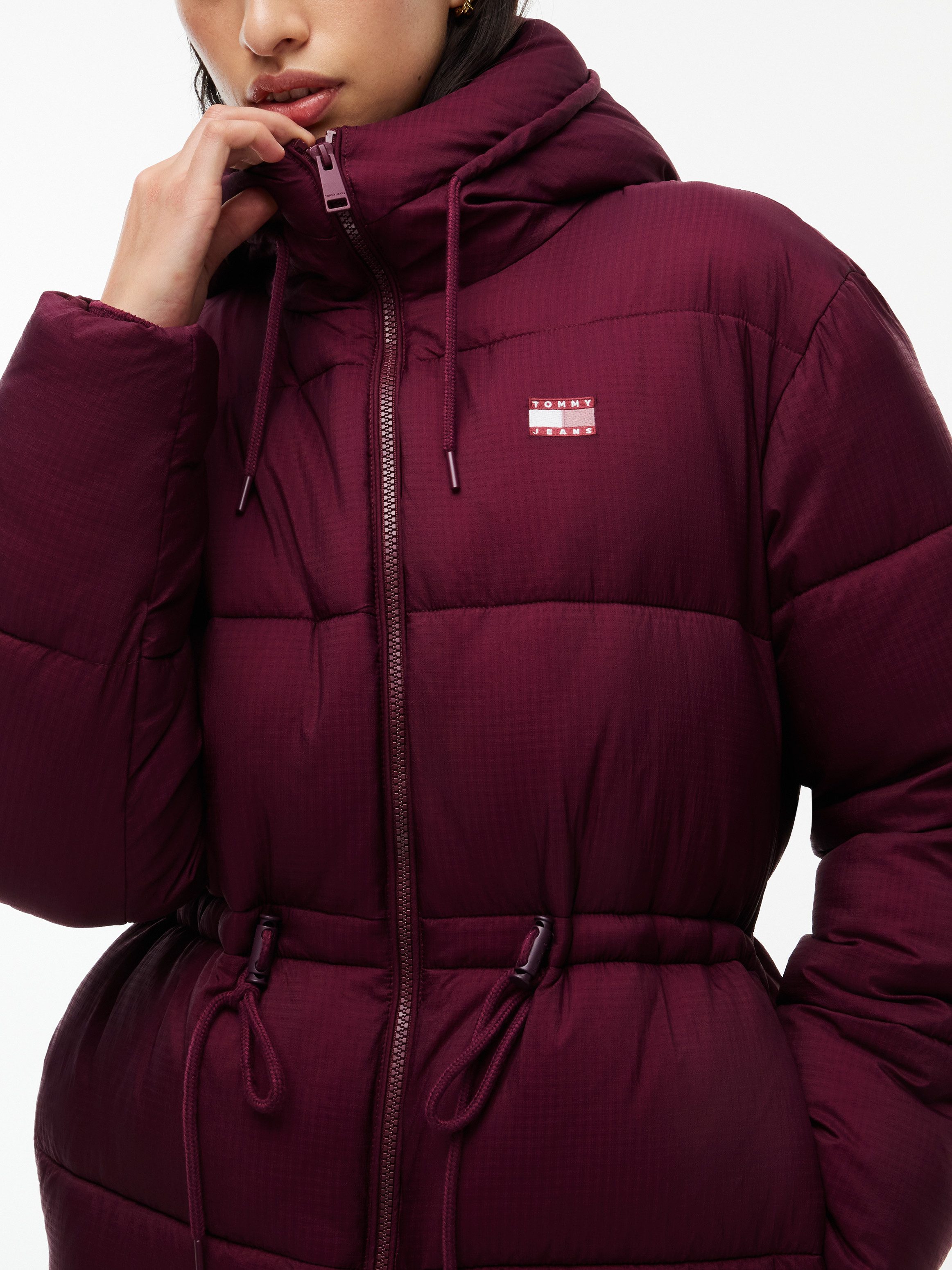 Tommy Jeans Steppjacke TJW HOODED MIDI PUFFER JACKET Kunstfaser – Bild 4 von 5