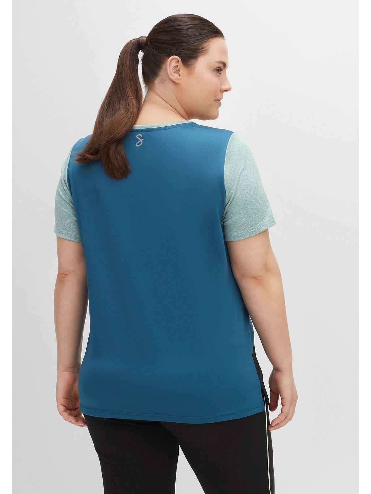 Funktionsshirt Sheego Colourblocking-Design, im Große atmungsaktiv Größen