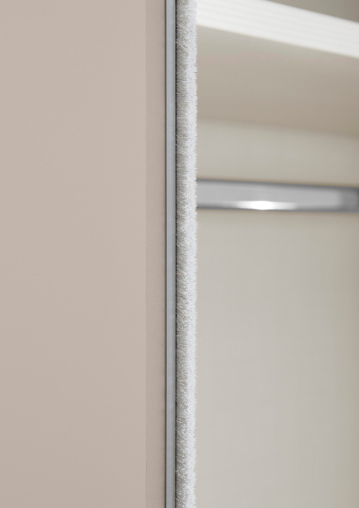 Ausstattungsvarianten Dekor Schwebetürenschrank Weiß STAUD Plus | Mit und Sinfonie Weiß Spiegeltüre vier verschiedenen