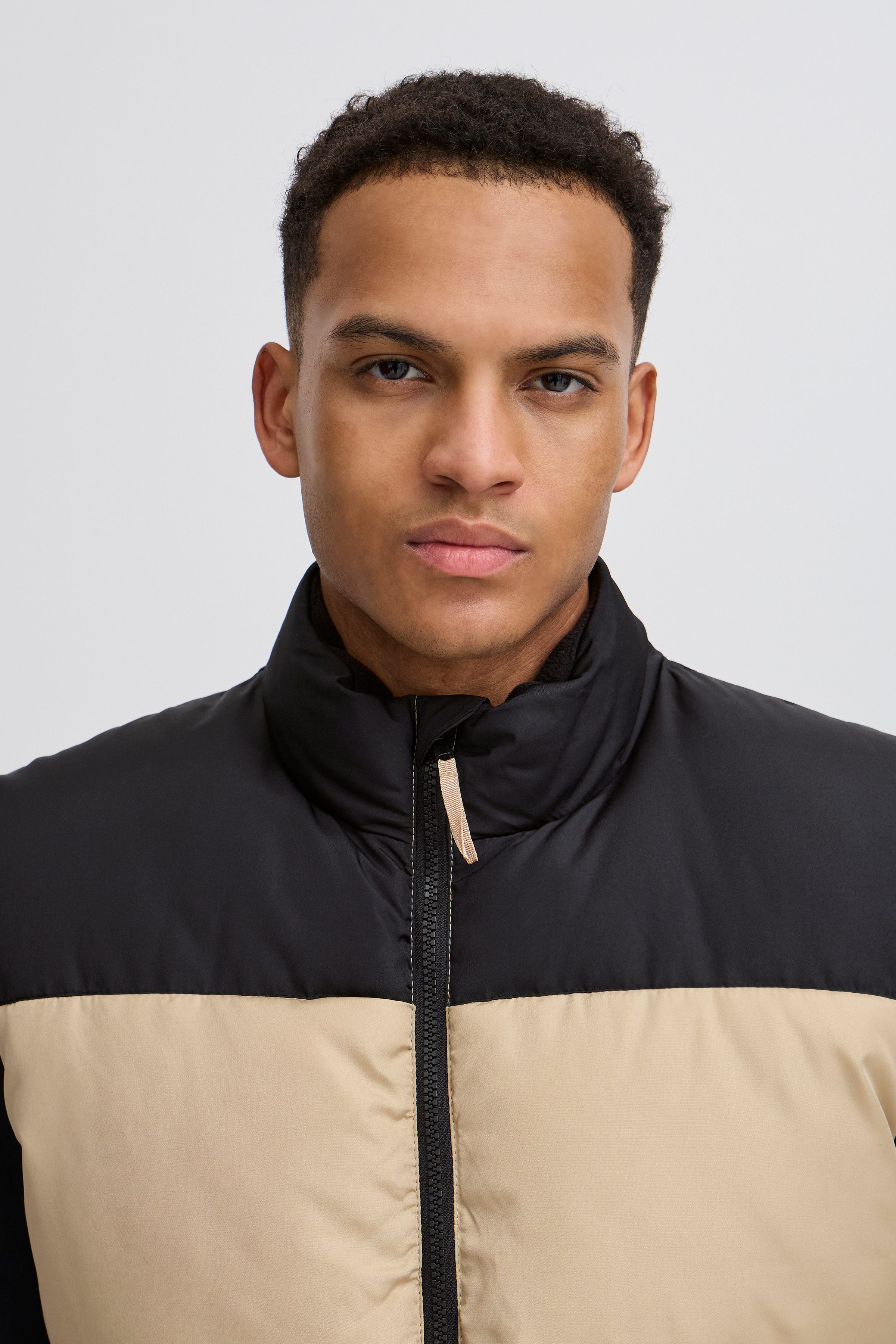 Blend Outdoorjacke BHELWIN colorblock vest